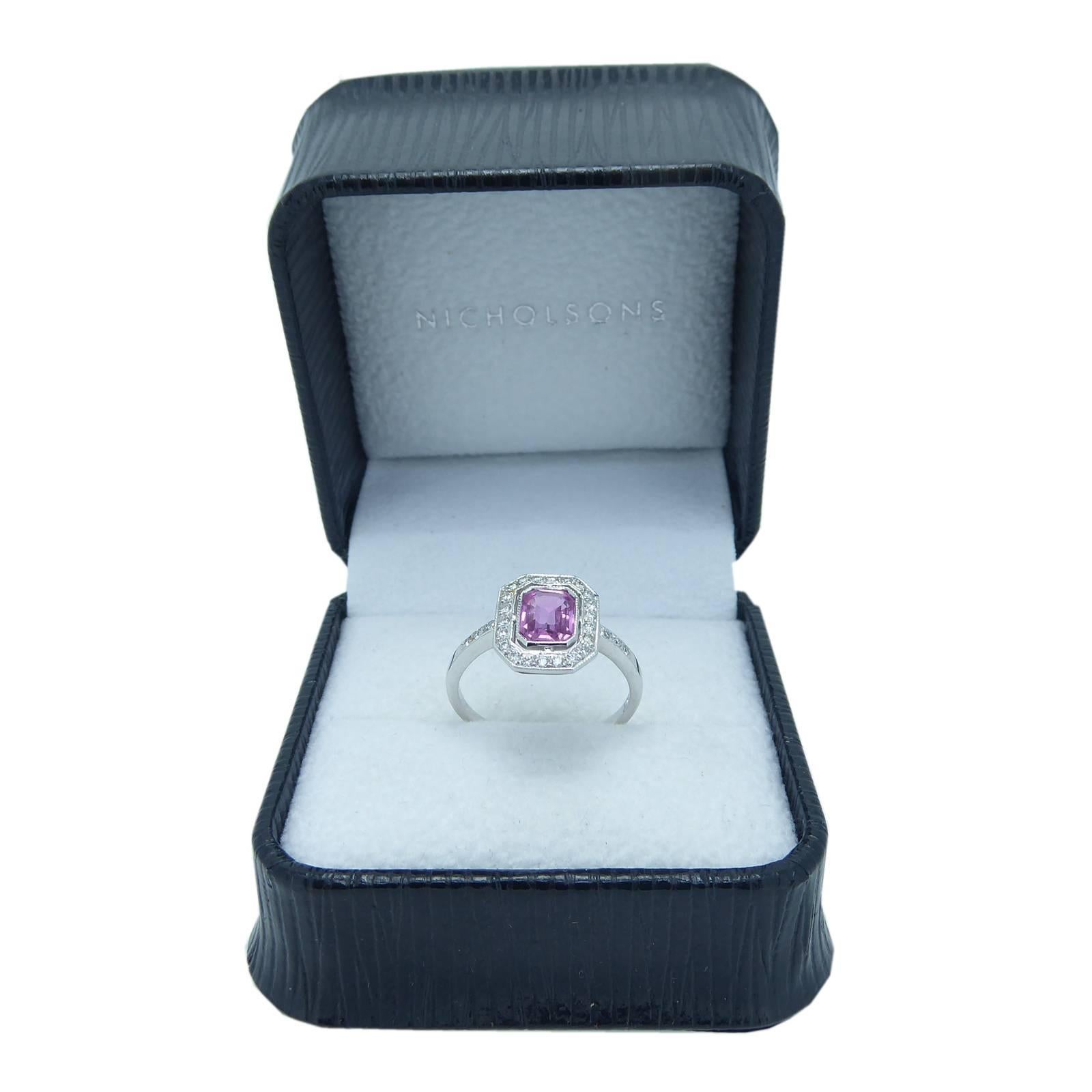 1.05 Carat Pink Sapphire and Diamond Vintage Cluster Ring, 18 Carat White Gold In Good Condition In Yorkshire, West Yorkshire