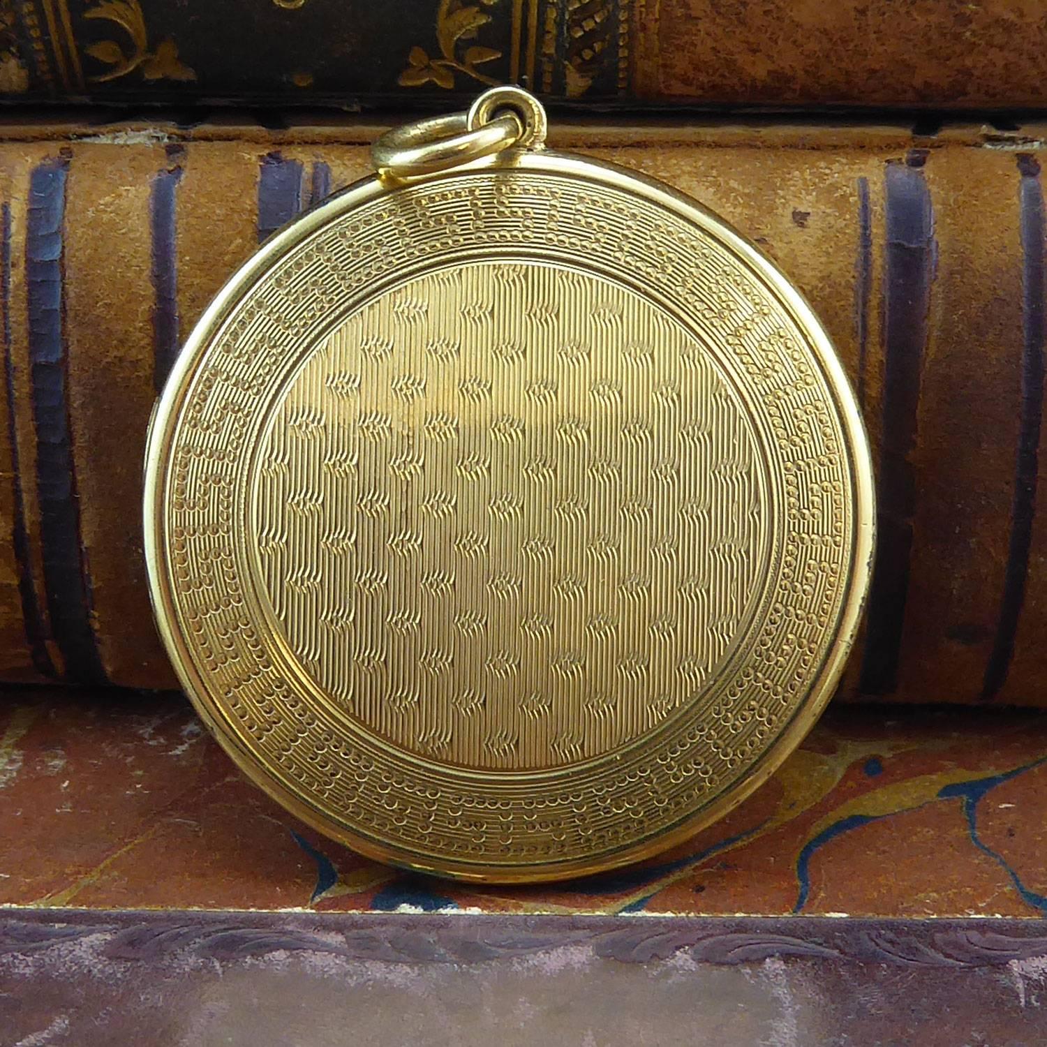 Antique Gold Picture Locket, Edwardian Era, circa 1910 In Excellent Condition In Yorkshire, West Yorkshire