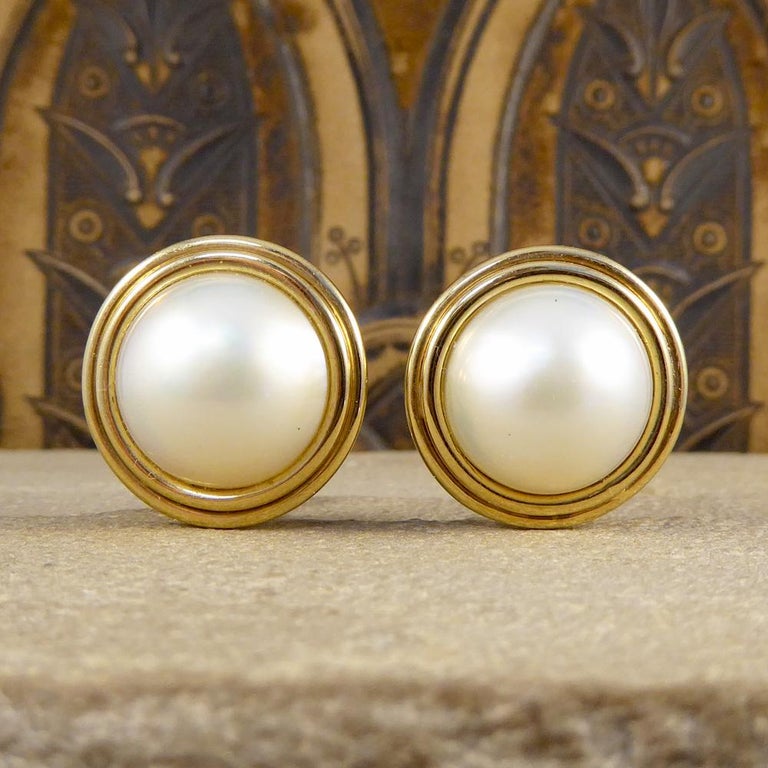 Vintage Mabe Pearl Earrings In Yellow Gold For At 1stdibs These Lovely Mabe Pearl Stud Earrings Are Rous Rich And Creamy Pearls That Shimmer With
