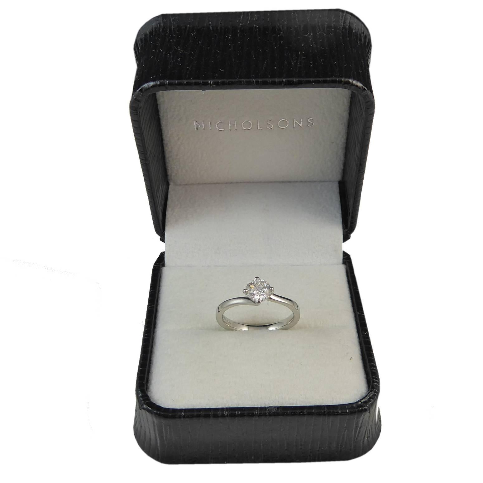 Contemporary 0.55 Carat Solitaire Diamond Engagement Ring, Platinum