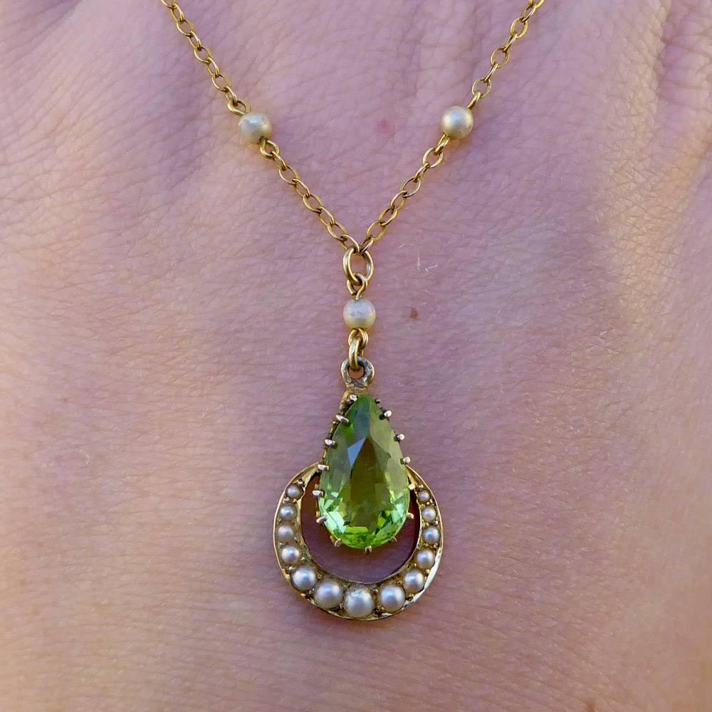 Edwardian Peridot and Seed Pearl Pendant Necklace in 9 Carat Gold 3
