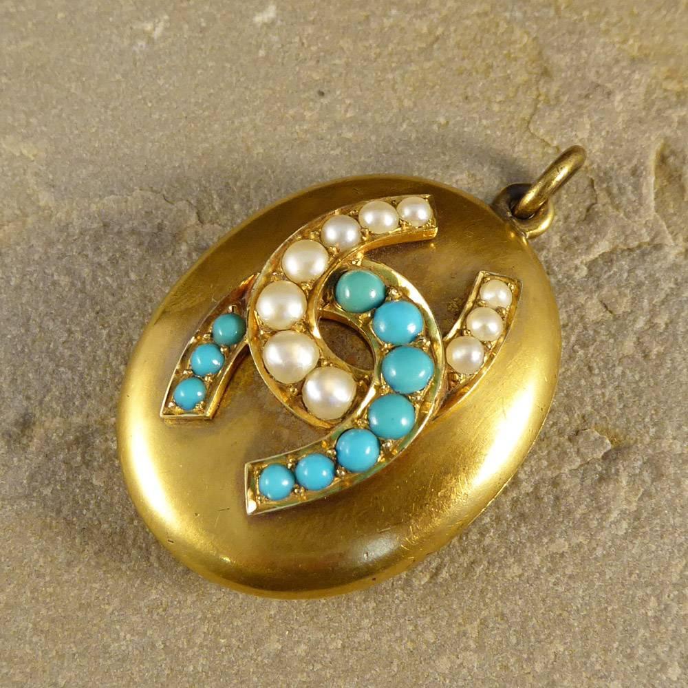 Antique Victorian Turquoise and Pearl Horseshoe Locket Pendant in 15 Carat Gold In Good Condition In Yorkshire, West Yorkshire