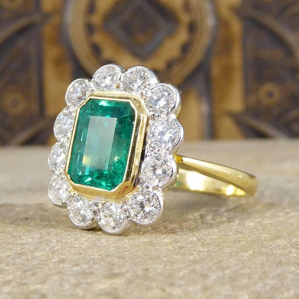 Women's Emerald and Diamond Cluster Ring in 18 Carat Gold