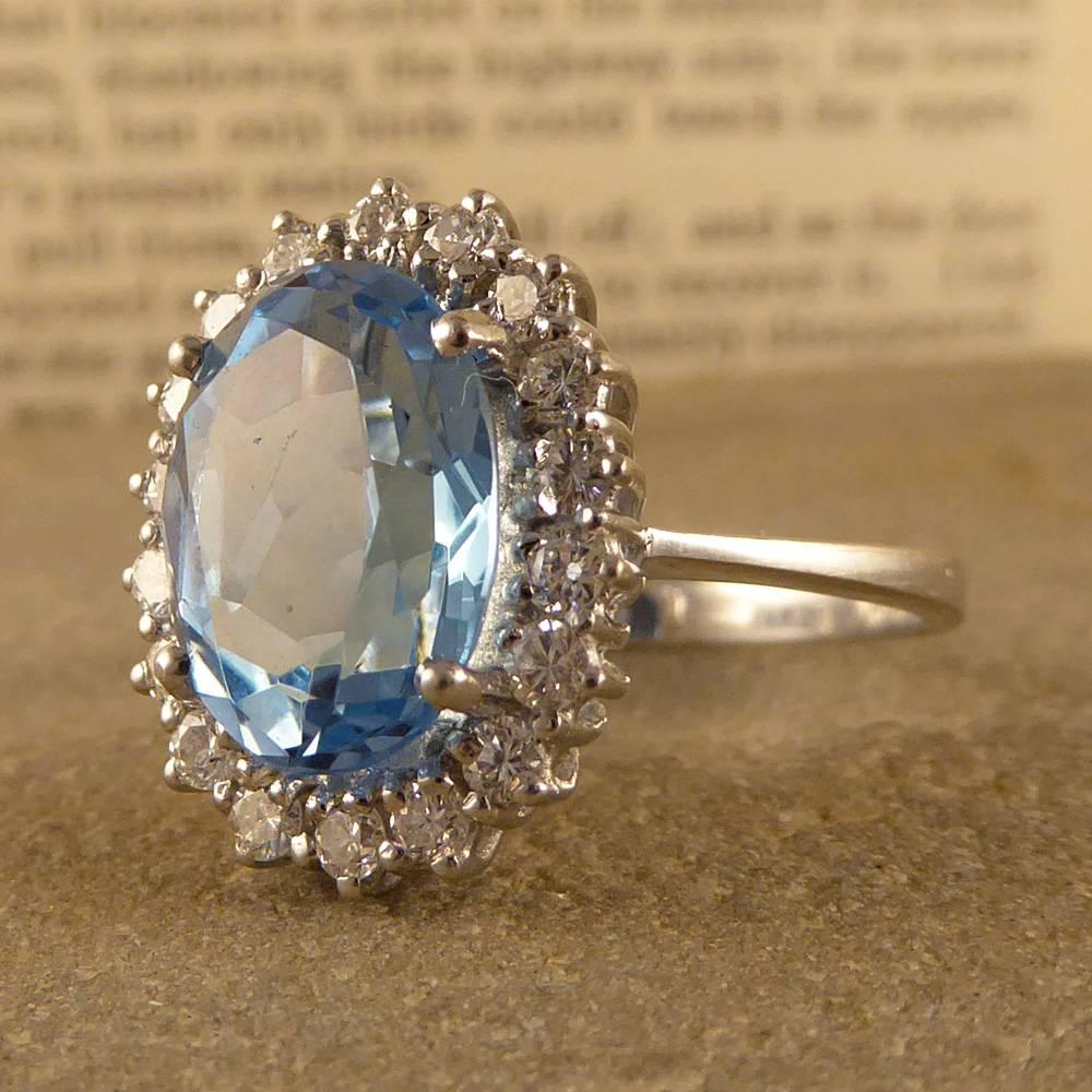 Blue Topaz and Diamond Cluster Ring in 18 Carat White Gold In Good Condition In Yorkshire, West Yorkshire