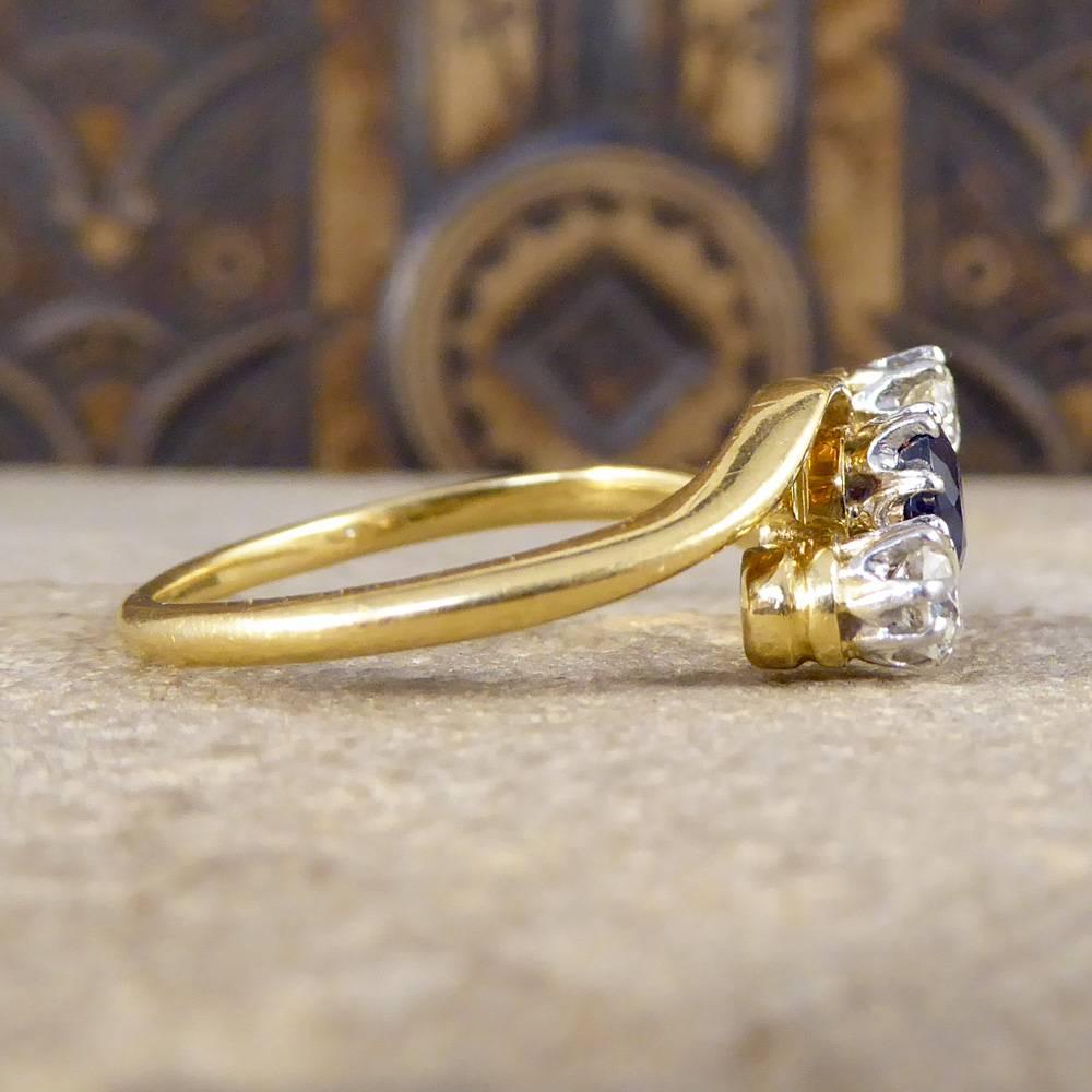 Antique Edwardian Sapphire and Diamond Three-Stone Twist in 18 Carat Gold In Good Condition In Yorkshire, West Yorkshire