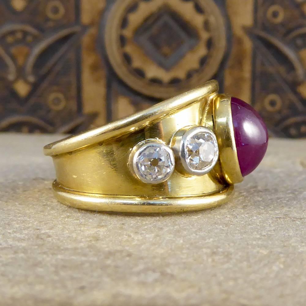 Vintage 1970s Ruby Cabochon and Diamond Ring in 18 Carat Gold In Good Condition In Yorkshire, West Yorkshire