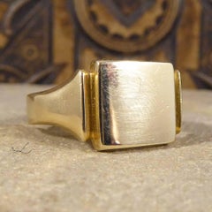 Art Deco Square Faced Signet Ring in 9 Carat Gold