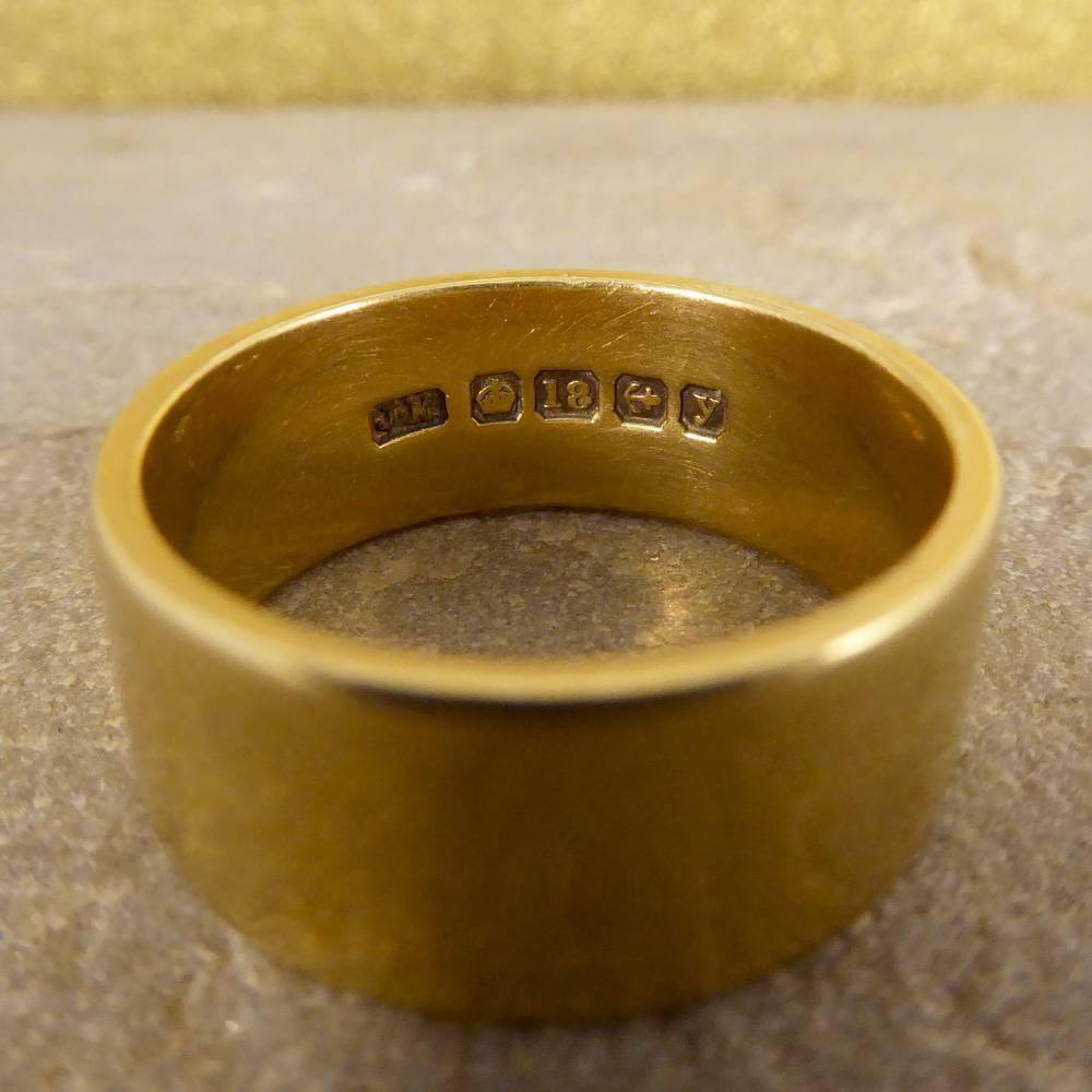 Antique Art Deco 18 Carat Gold Wedding Band Ring In Good Condition In Yorkshire, West Yorkshire