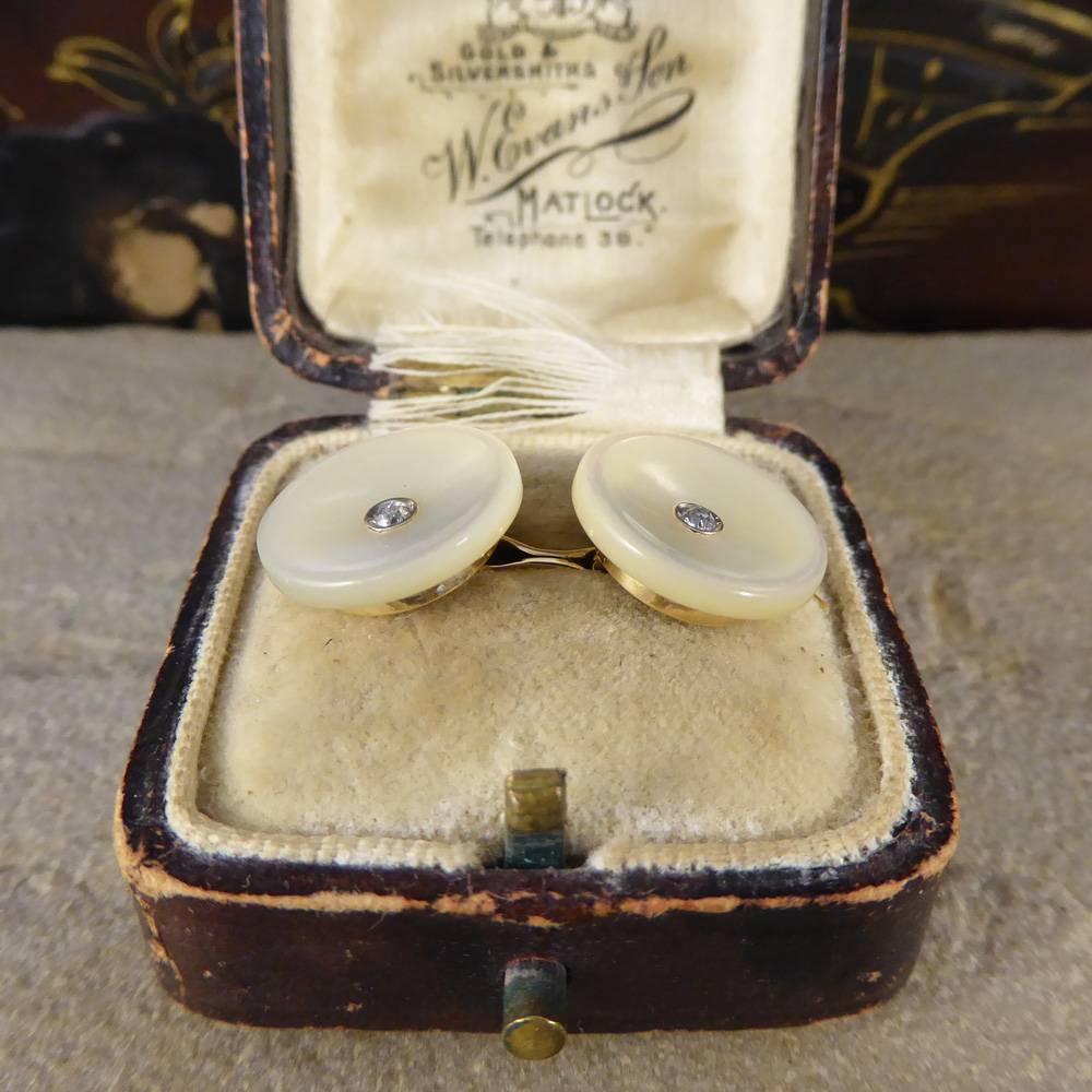 Mother-of-Pearl Vintage 14 Carat Gold Cufflinks Set with Diamonds In Good Condition For Sale In Yorkshire, West Yorkshire