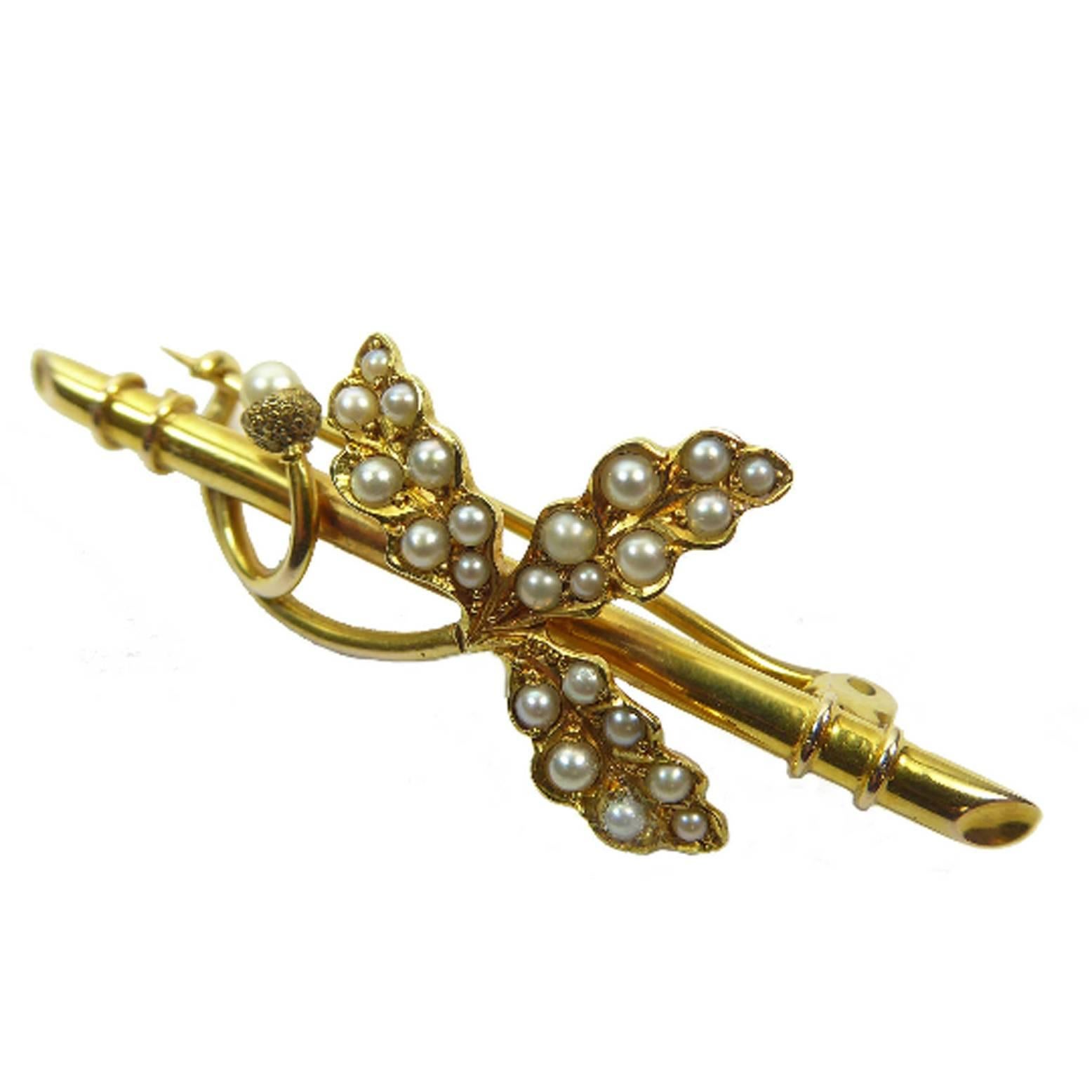 Women's or Men's Antique Victorian Pearl Oakleaf and Acorn Gold Brooch, 15 Carat Gold