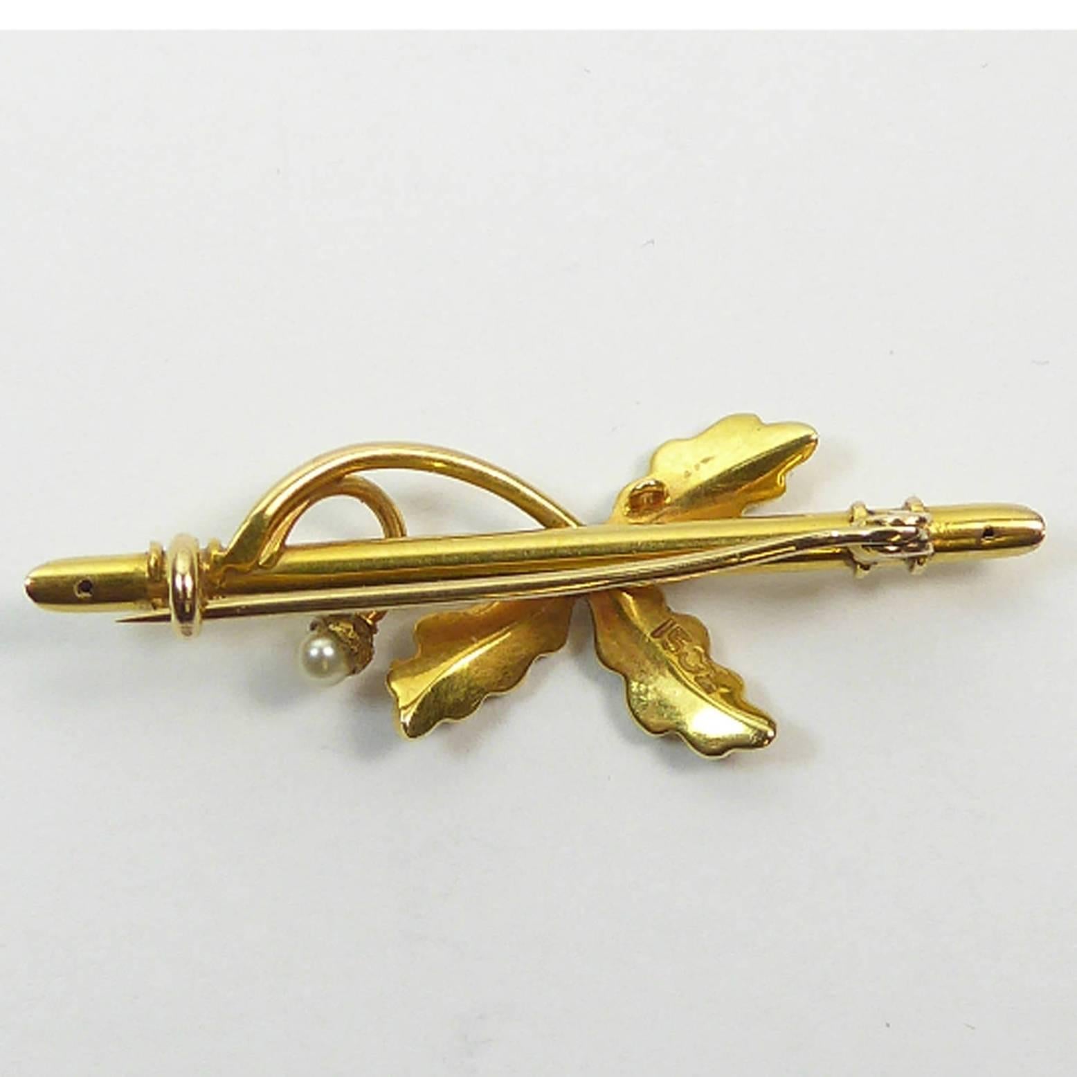 Antique Victorian Pearl Oakleaf and Acorn Gold Brooch, 15 Carat Gold In Excellent Condition In Yorkshire, West Yorkshire