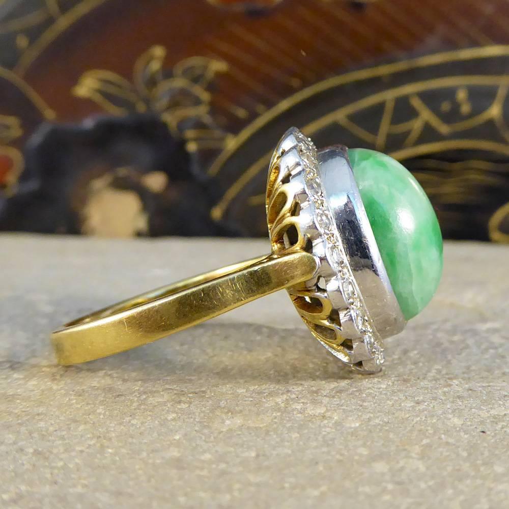 Diamond and Jade Vintage Cluster Ring in 18 Carat Gold, 1970s In Good Condition In Yorkshire, West Yorkshire