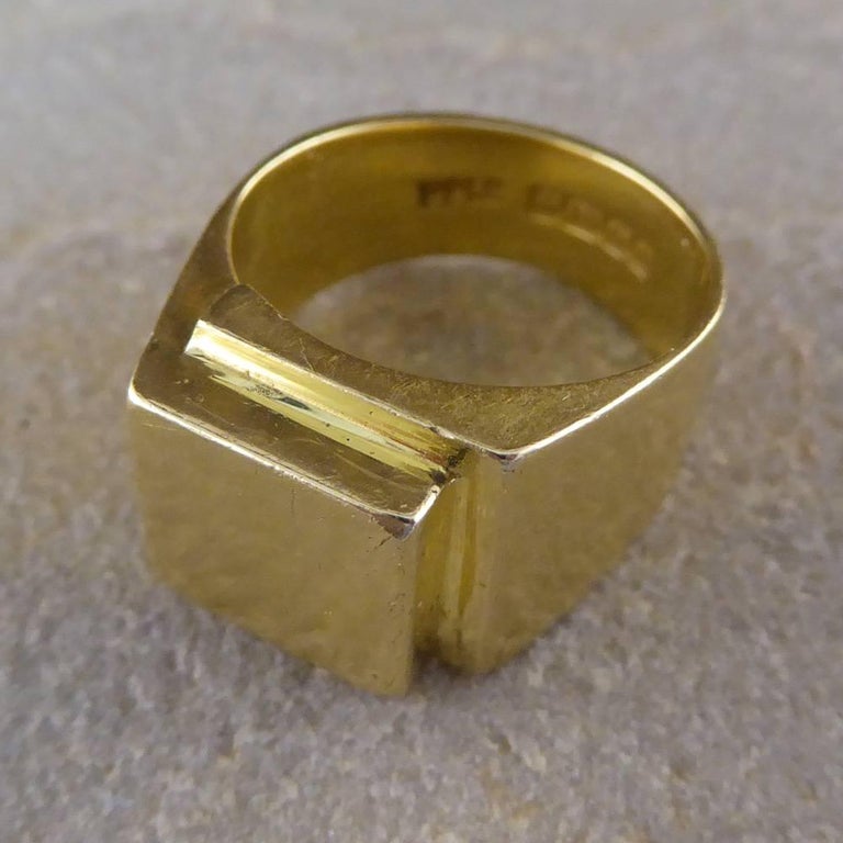 Vintage Men s Heavy Square Signet Ring in 18 Carat Yellow Vintage Men s Heavy Square Signet Ring in 18 Carat Yellow
