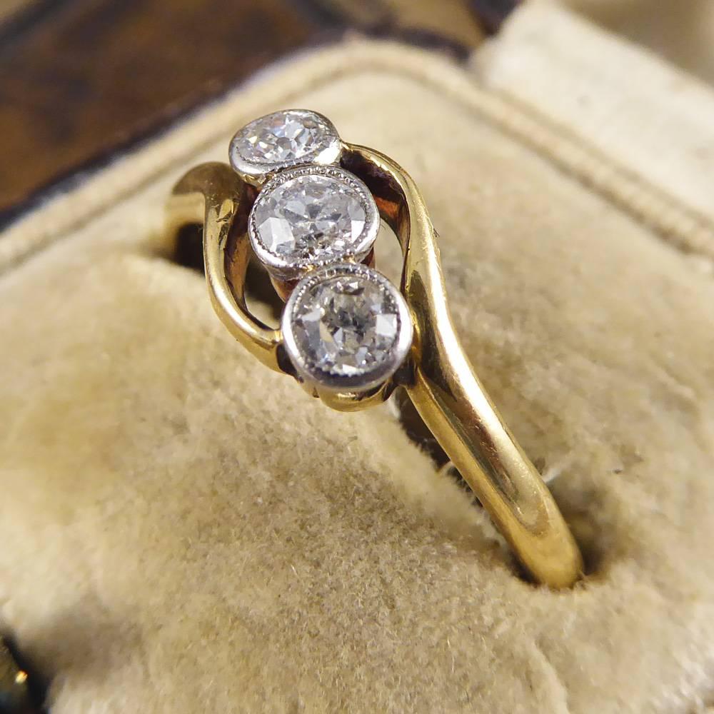 Antique Edwardian Diamond Three-Stone Twist 18 Carat Gold and Platinum Ring 6