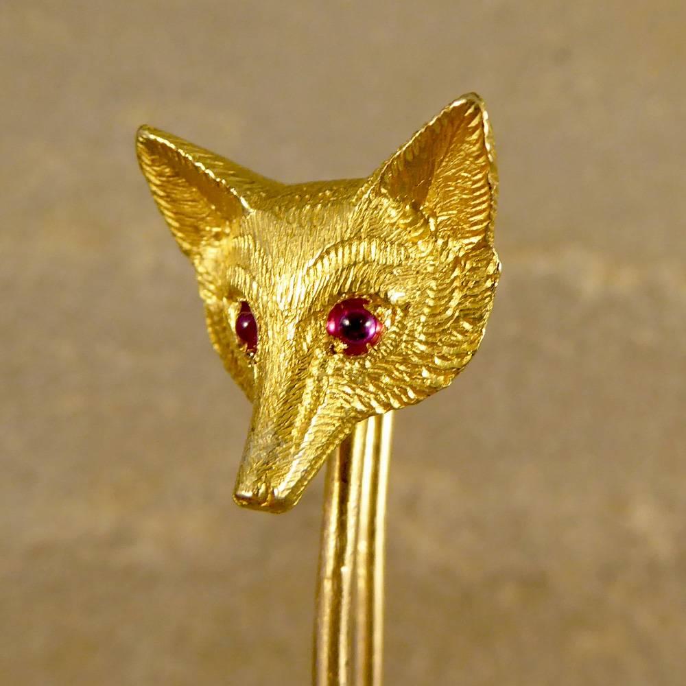 Antique Edwardian Fox Head Brooch with Cabochon Ruby Set Eyes in 15 Carat Gold 1