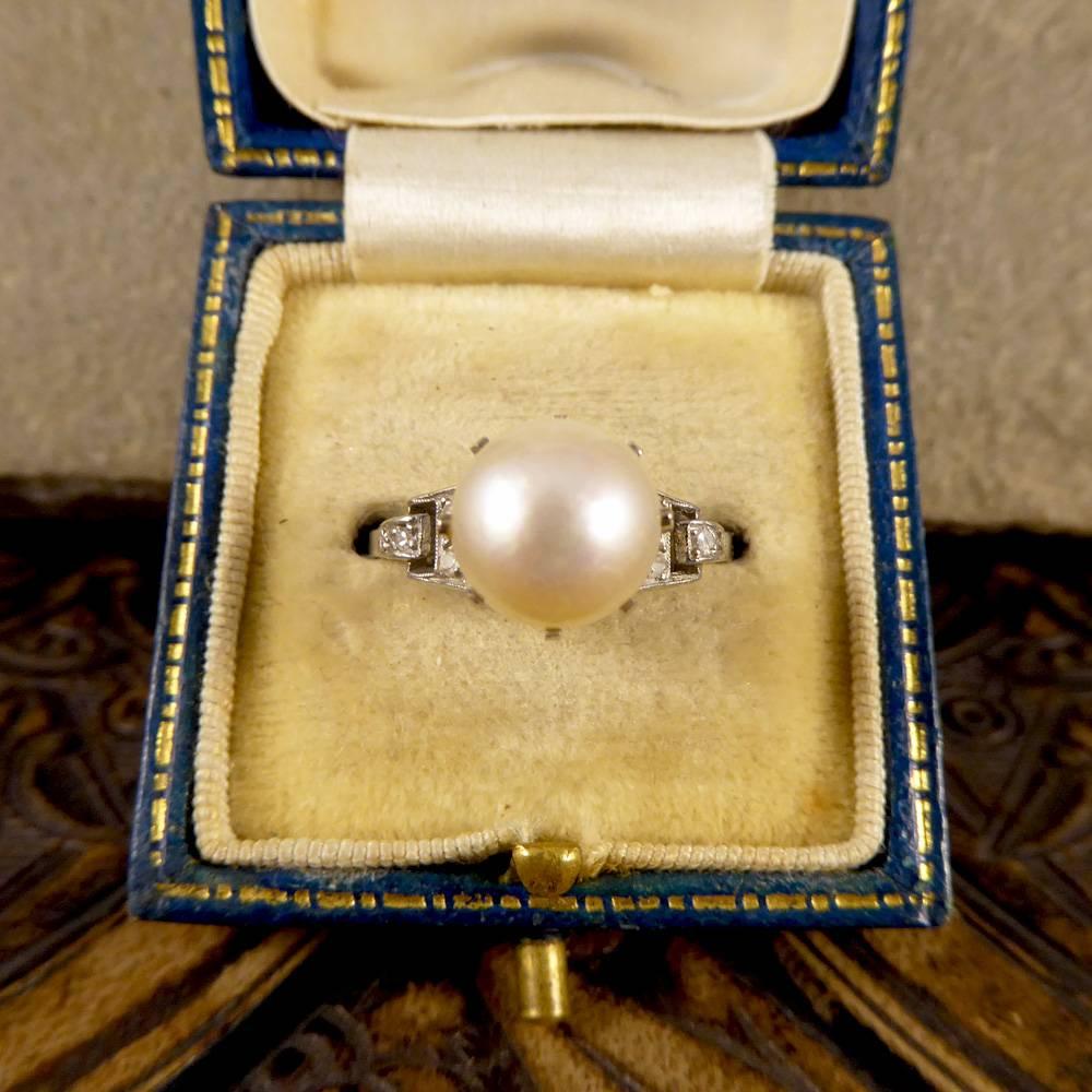 Art Deco Diamond and Pearl 18 Carat White Gold Ring 3