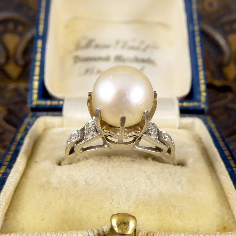 Art Deco Diamond and Pearl 18 Carat White Gold Ring 5