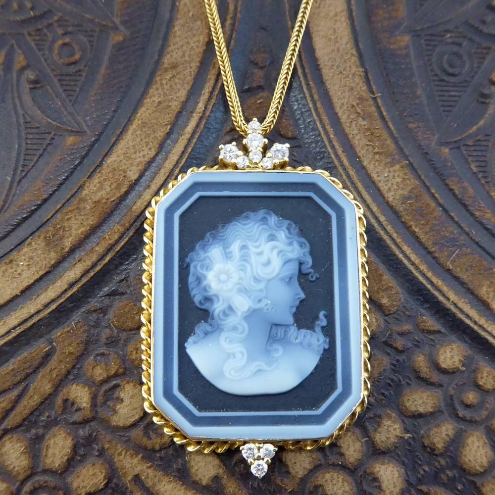 Diamond and Banded Agate Portrait Pendant in 18 Carat Gold 5