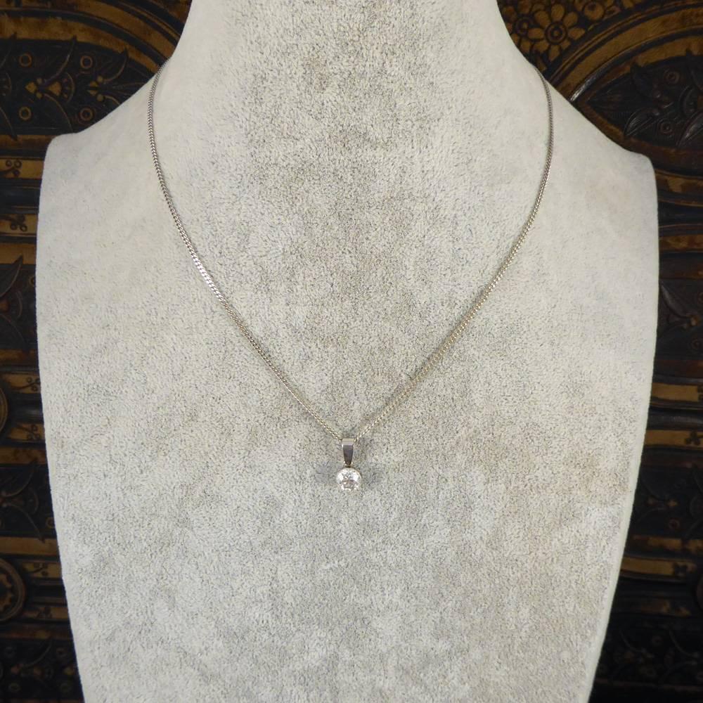 Art Deco 0.85 Carat Diamond Pendant on a Modern 18 Carat White Gold Chain 2