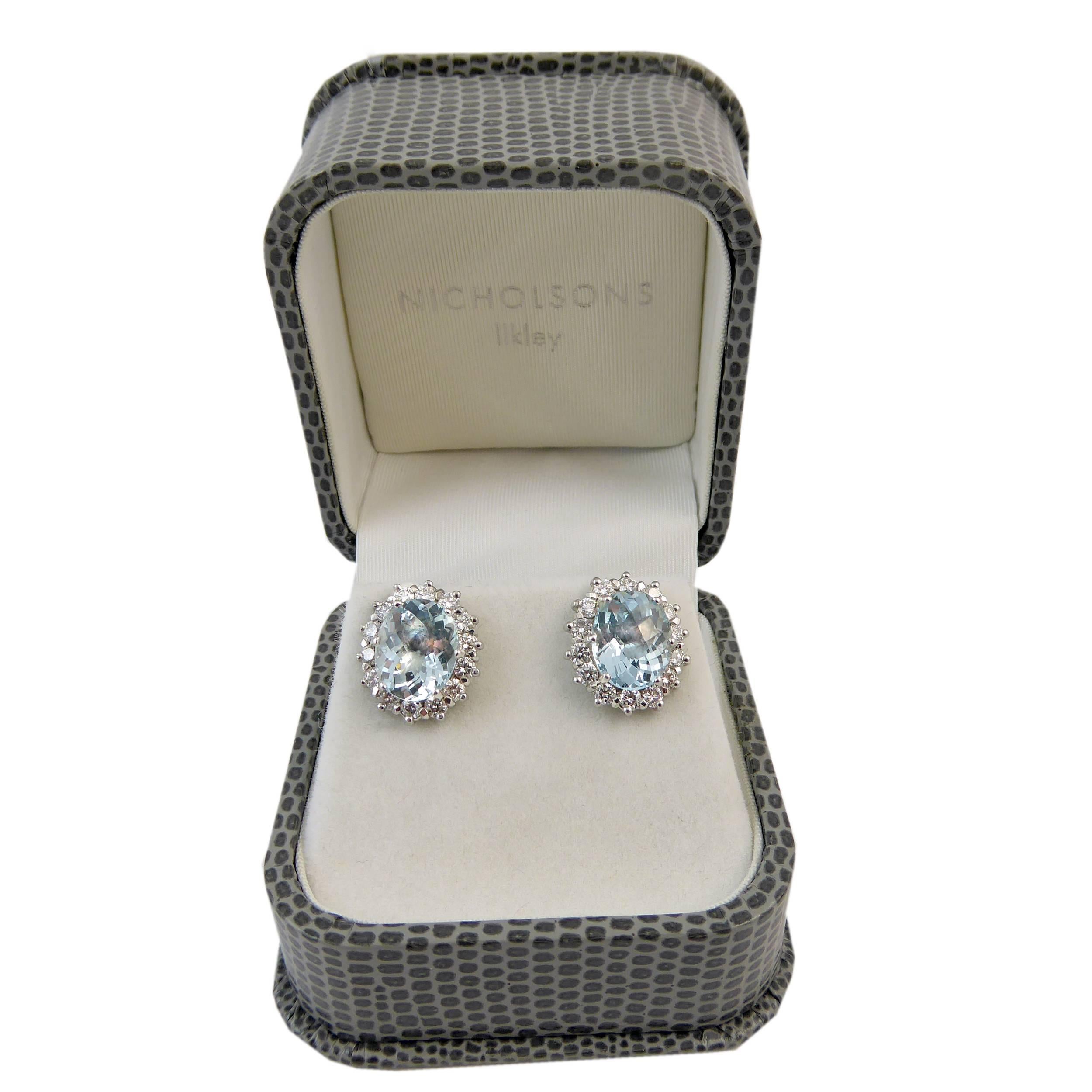 Vintage 4.60 Carat Aquamarine and Diamond Cluster Earrings, London, 1984 3