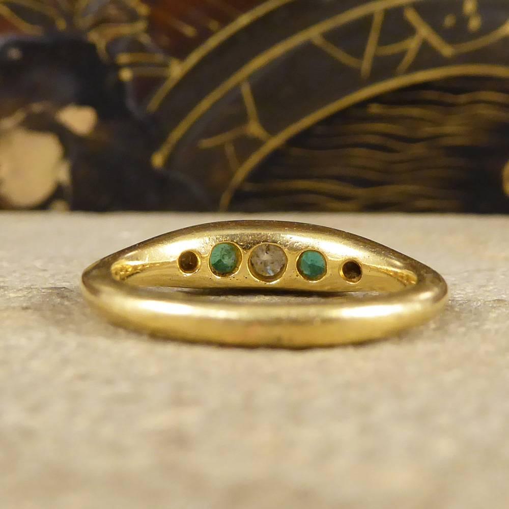 Antique Emerald and Diamond Five Stone Ring in 18 Carat Yellow Gold In Good Condition In Yorkshire, West Yorkshire