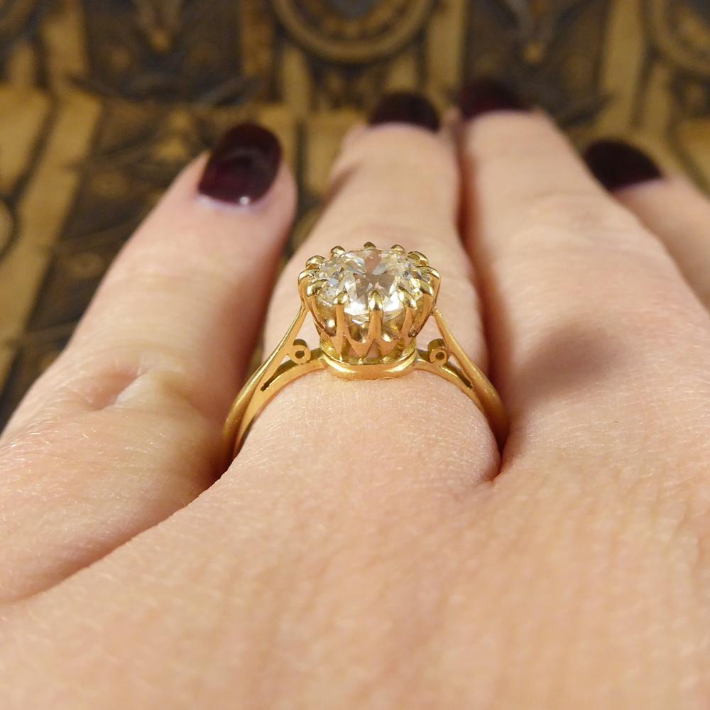 Vintage 1.50 Carat Diamond Claw Set Engagement Ring in 18 Carat Yellow Gold 3
