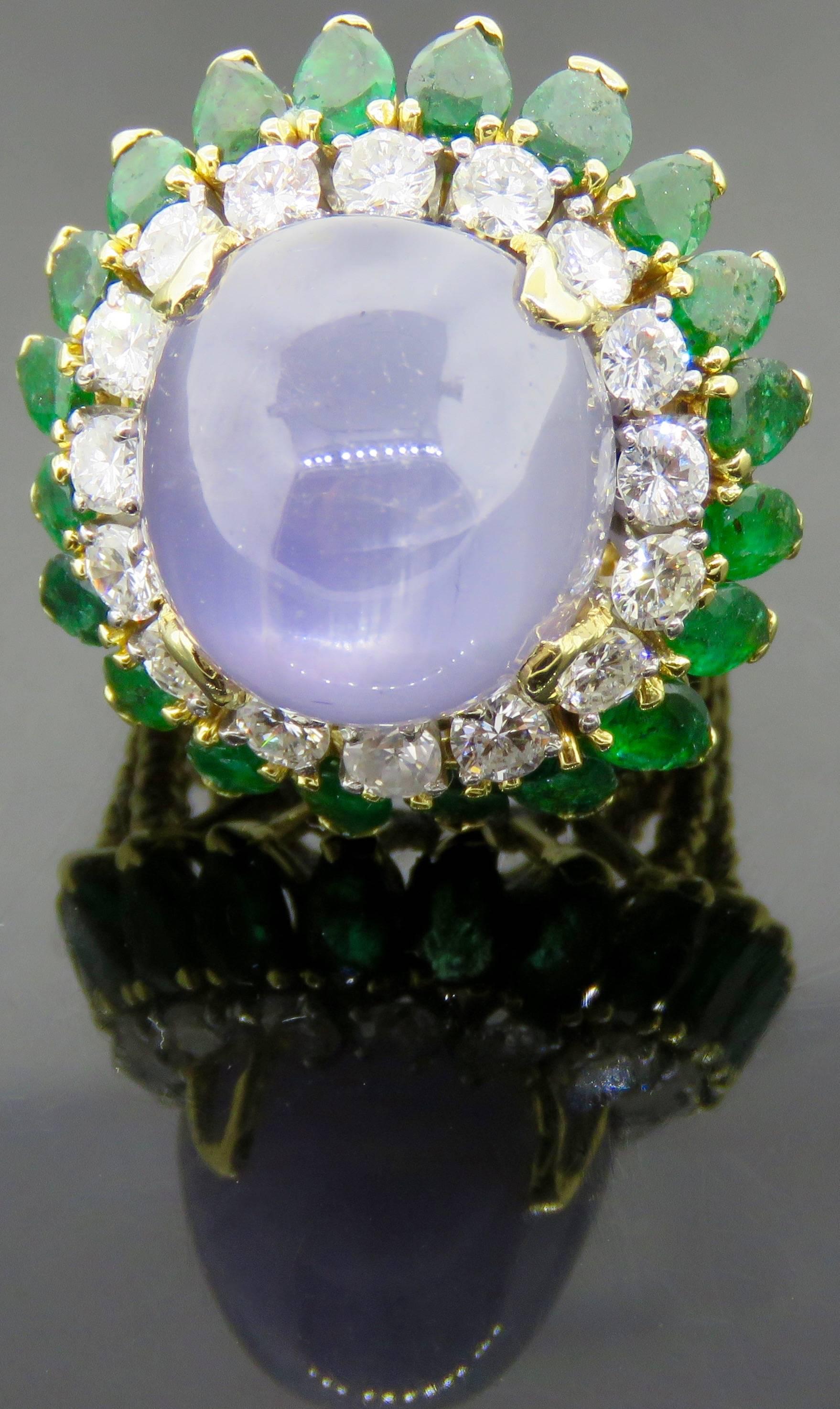 Large Star Sapphire, Emerald and Diamond Yellow Gold Ring In New Condition In New York, NY