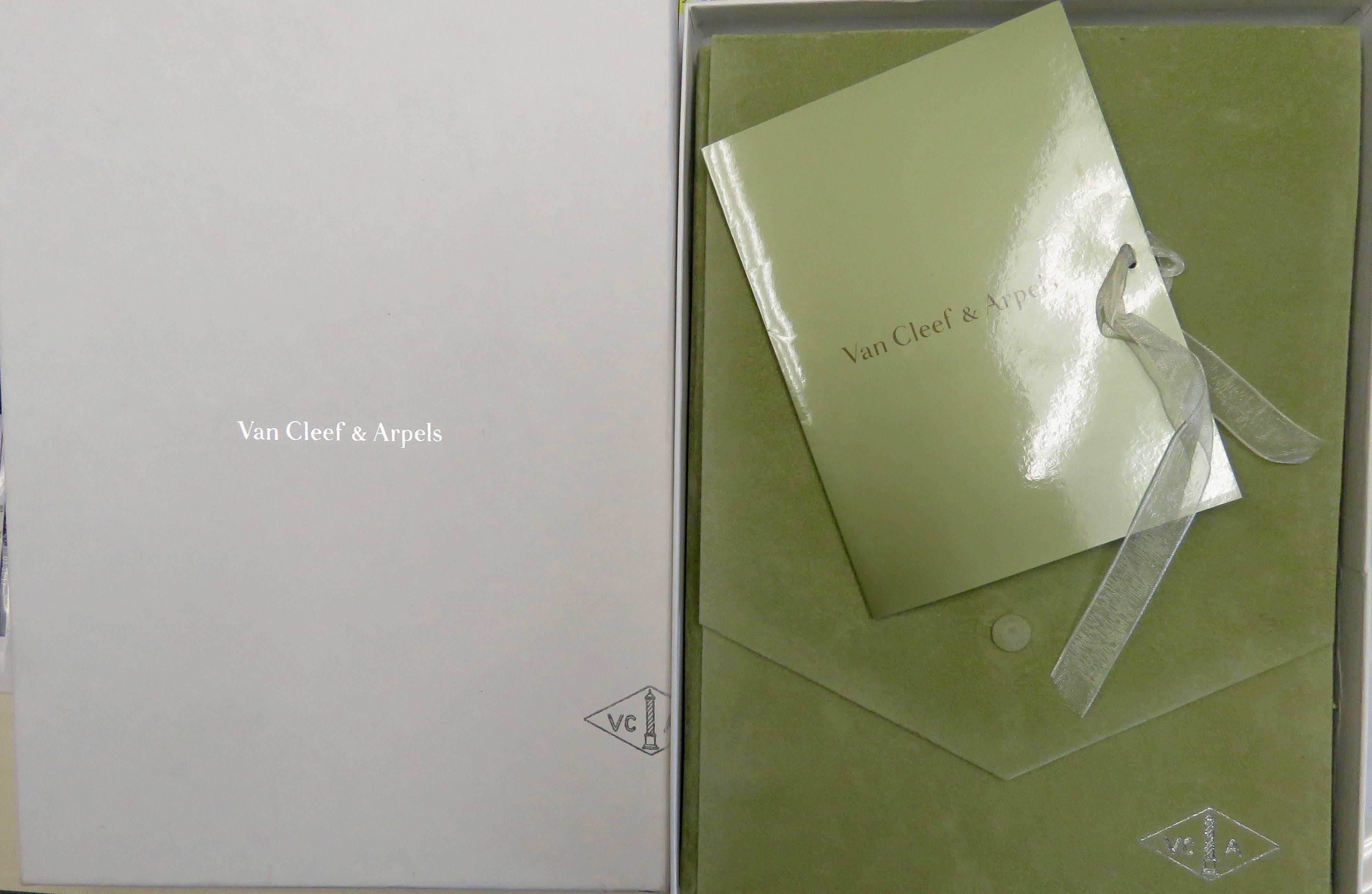 Van Cleef & Arpels Alhambra Mother-of-Pearl Necklace and Bracelet Set 5