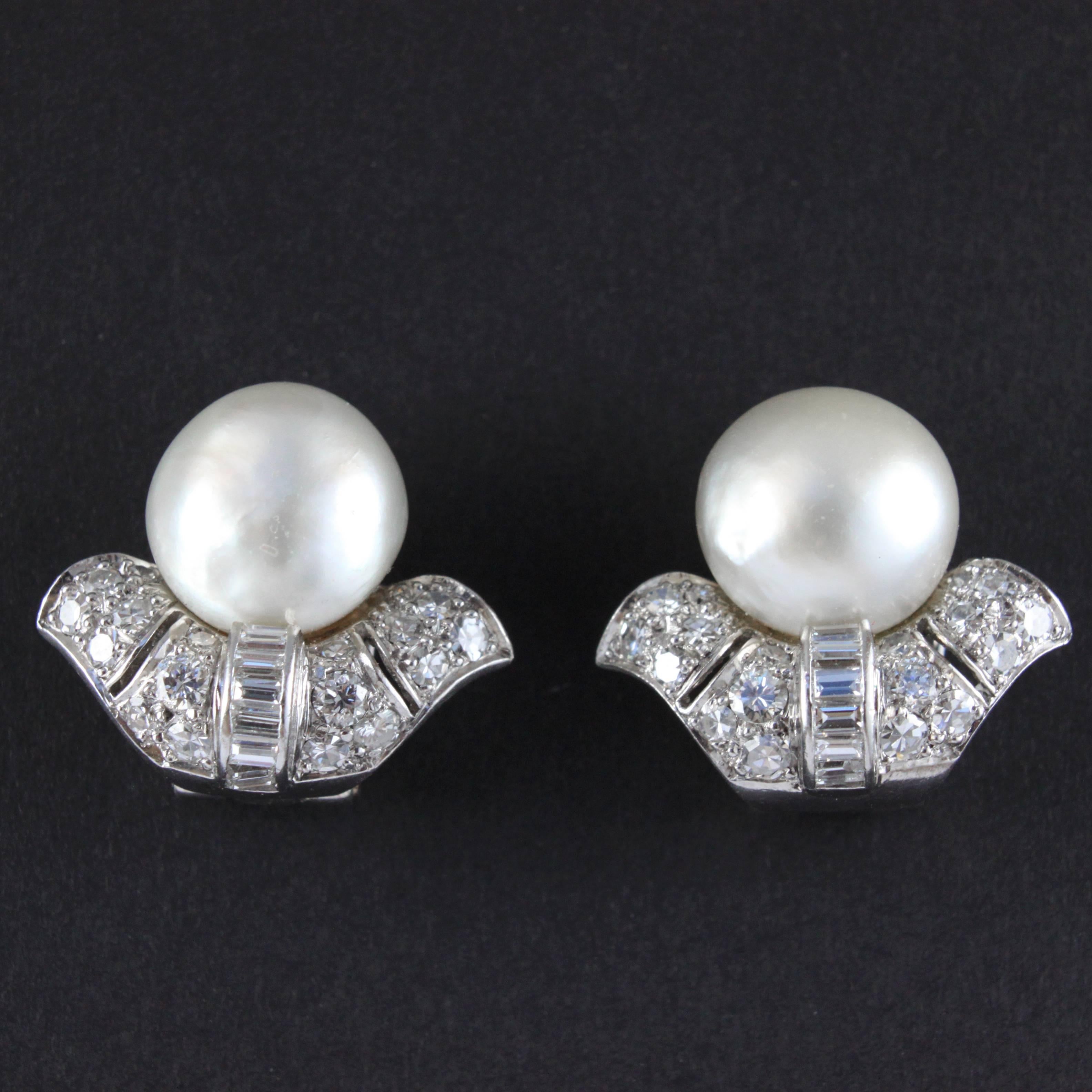 Ohrclips aus Platin mit natürlichen Perlen und Diamanten im Art-déco-Stil der 1920er Jahre im Angebot 3