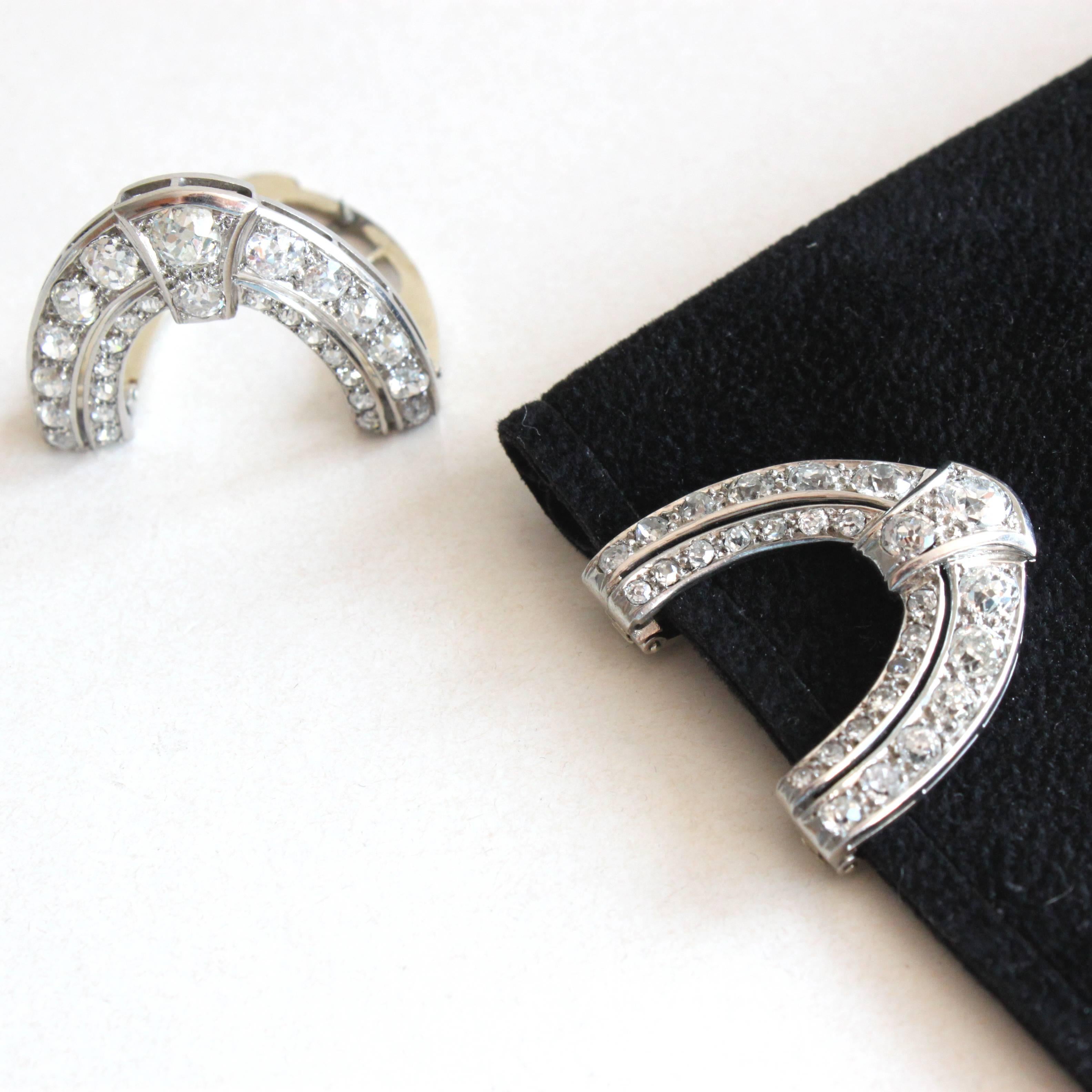1930s Art Deco Diamond 18 Karat Gold Platinum Arch Double Clips In Excellent Condition In Idar-Oberstein, DE