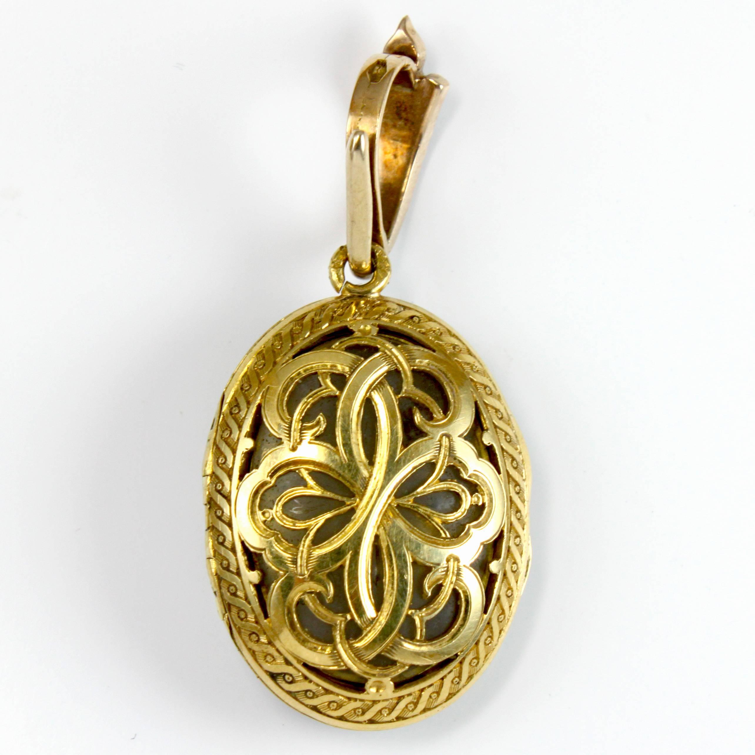18K Yellow Gold Diamond and Ruby Cross Pendant Locket, circa 1860s In Excellent Condition In Idar-Oberstein, DE
