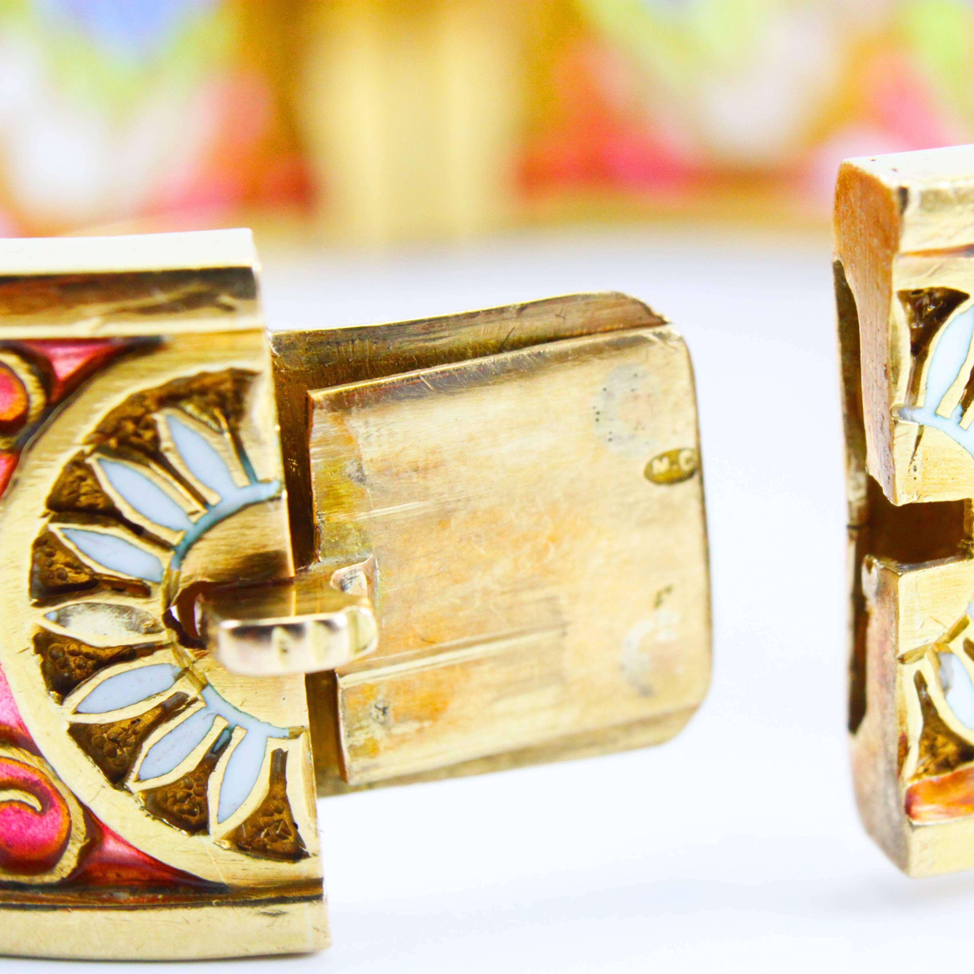 Round Cut Masriera y Carreras Art Nouveau Plique a Jour Enamel 18K Gold Bangle Bracelet