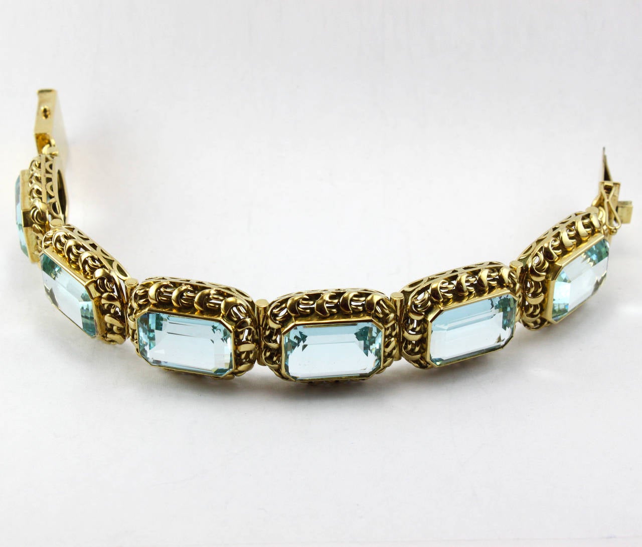 Emerald Cut 1960s Retro Aquamarine 14K Gold Bracelet For Sale