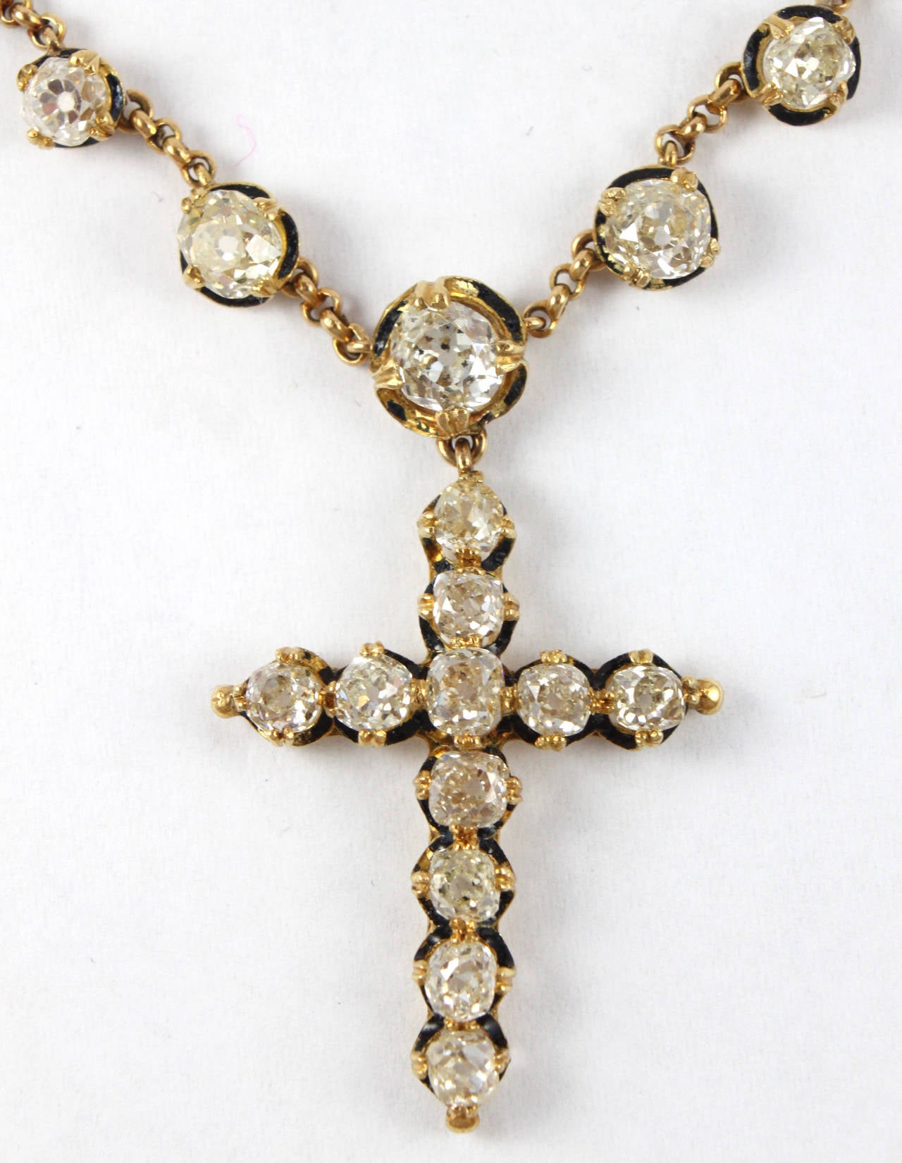 Victorian Enamel Old Cut Diamond Cross Chain Necklace In Excellent Condition In Idar-Oberstein, DE