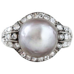 Bague Art Déco en perle naturelle grise et diamant