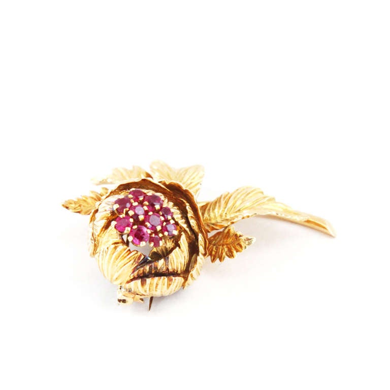 Women's Van Cleef & Arpels Ruby Gold Flower Brooch