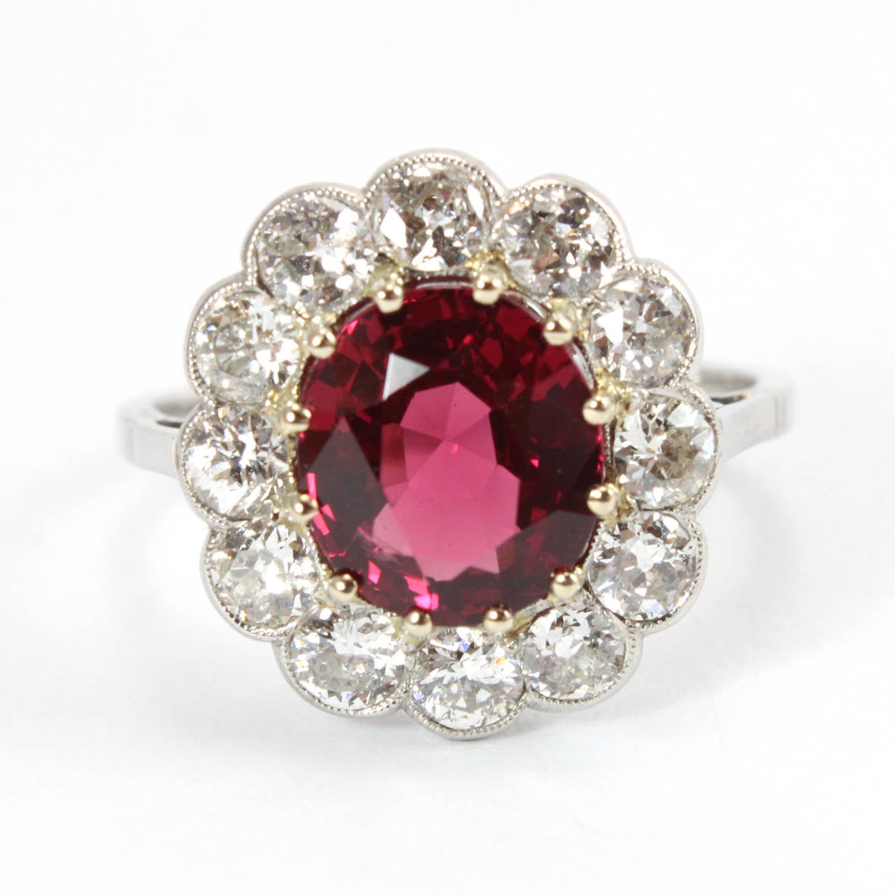 Fine Spinel Diamond Platinum Cluster Ring In Excellent Condition In Idar-Oberstein, DE