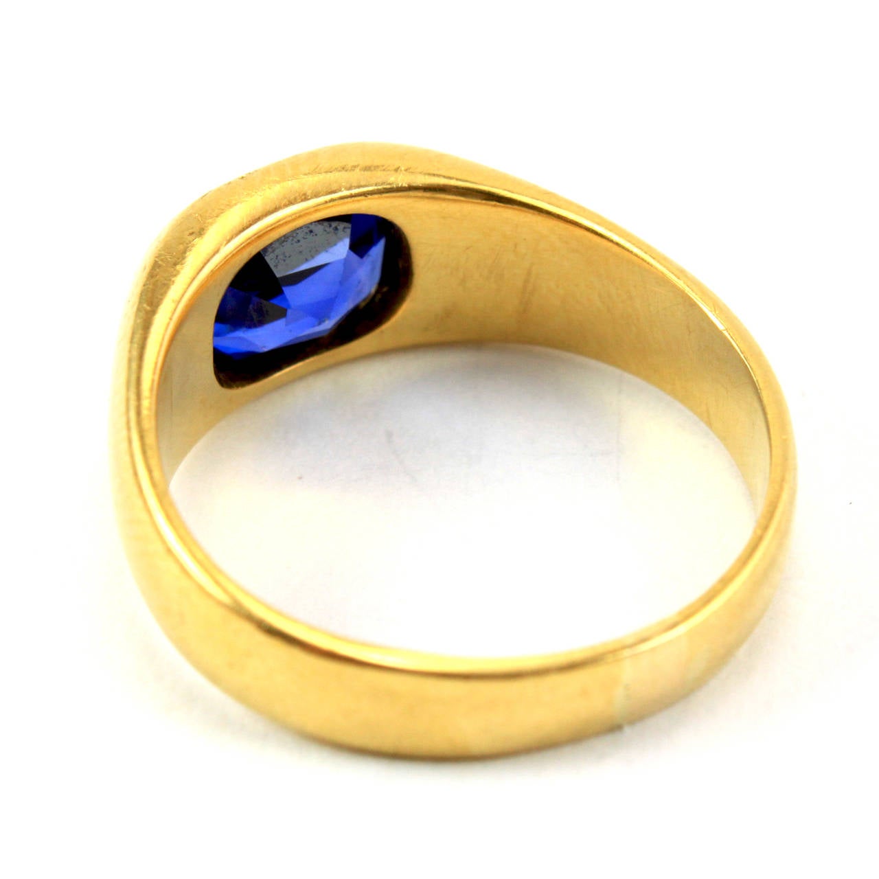 3.5 Carat Natural Sapphire Gold Gypsy Ring In Excellent Condition In Idar-Oberstein, DE