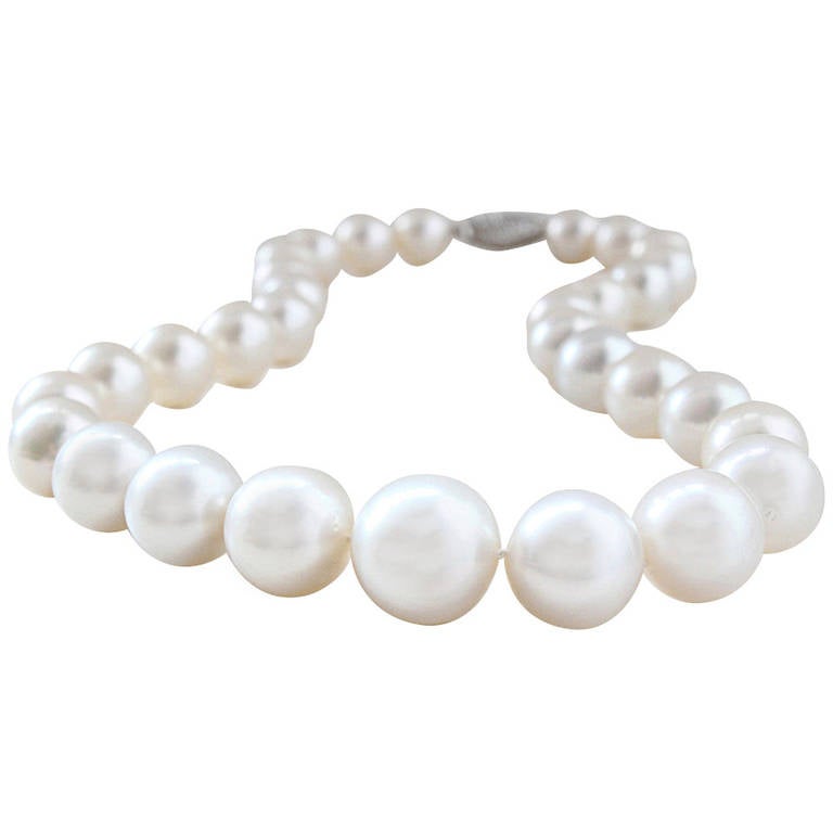 Impressive South Sea Pearls Necklace