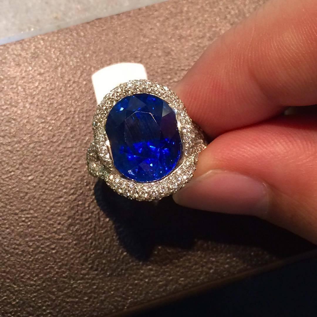 Women's 18K Gold Mauboussin Paris Unheated 12 Carat Burma Sapphire Diamond Ring