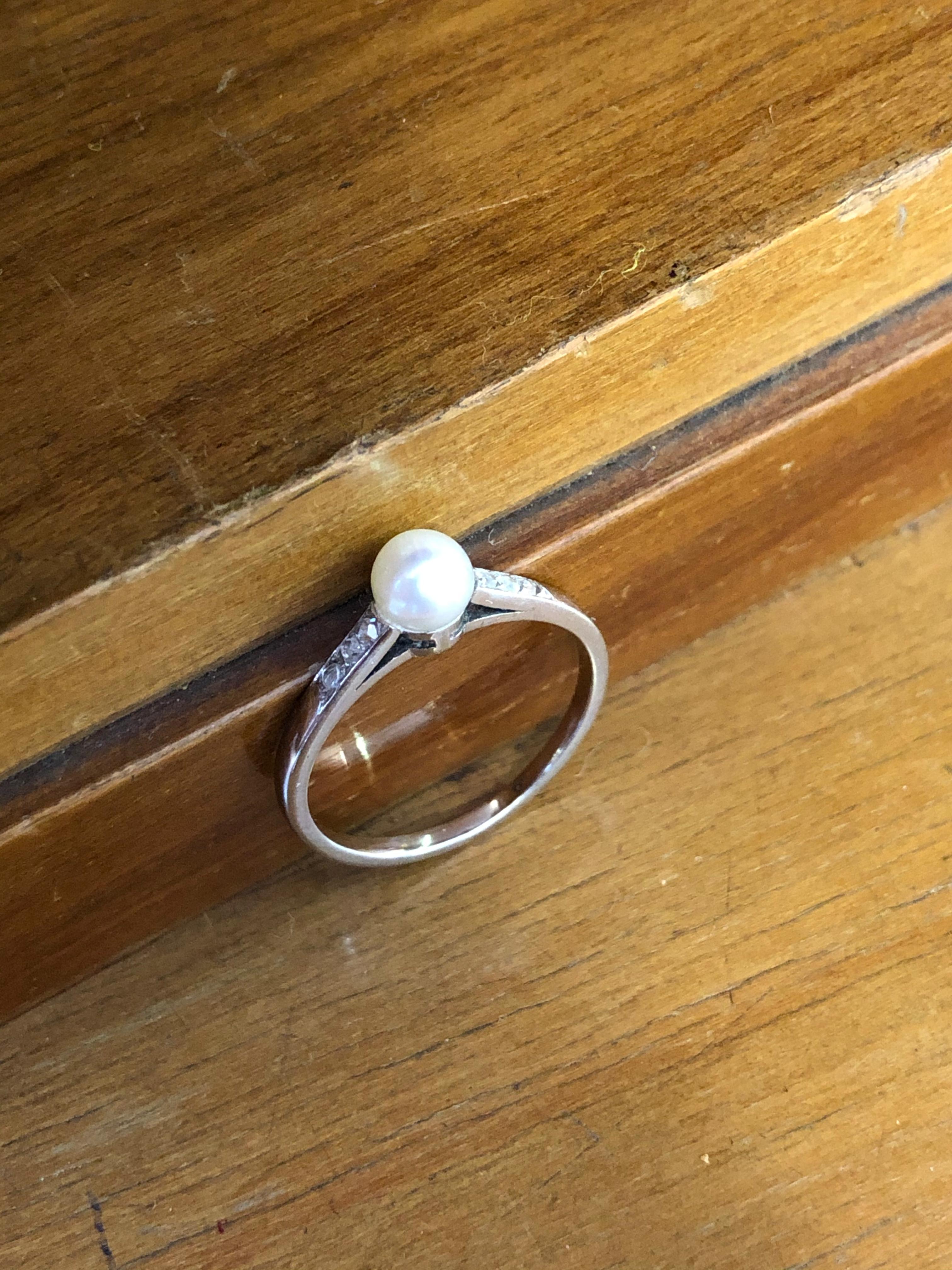 Natural Pearl and Diamond Ring In Excellent Condition In Idar-Oberstein, DE