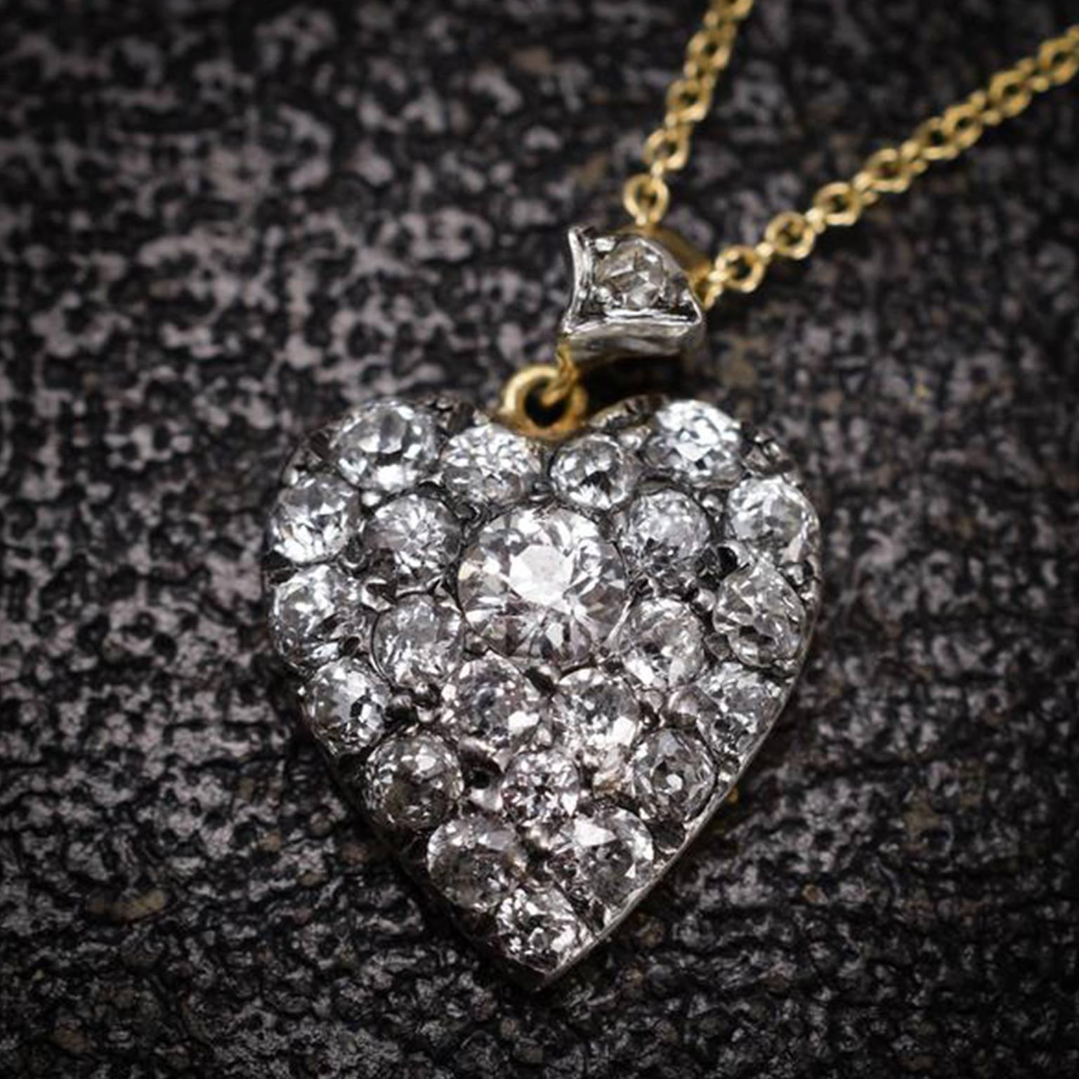 Late Victorian Victorian Old Mine Cut Diamond Heart Pendant For Sale