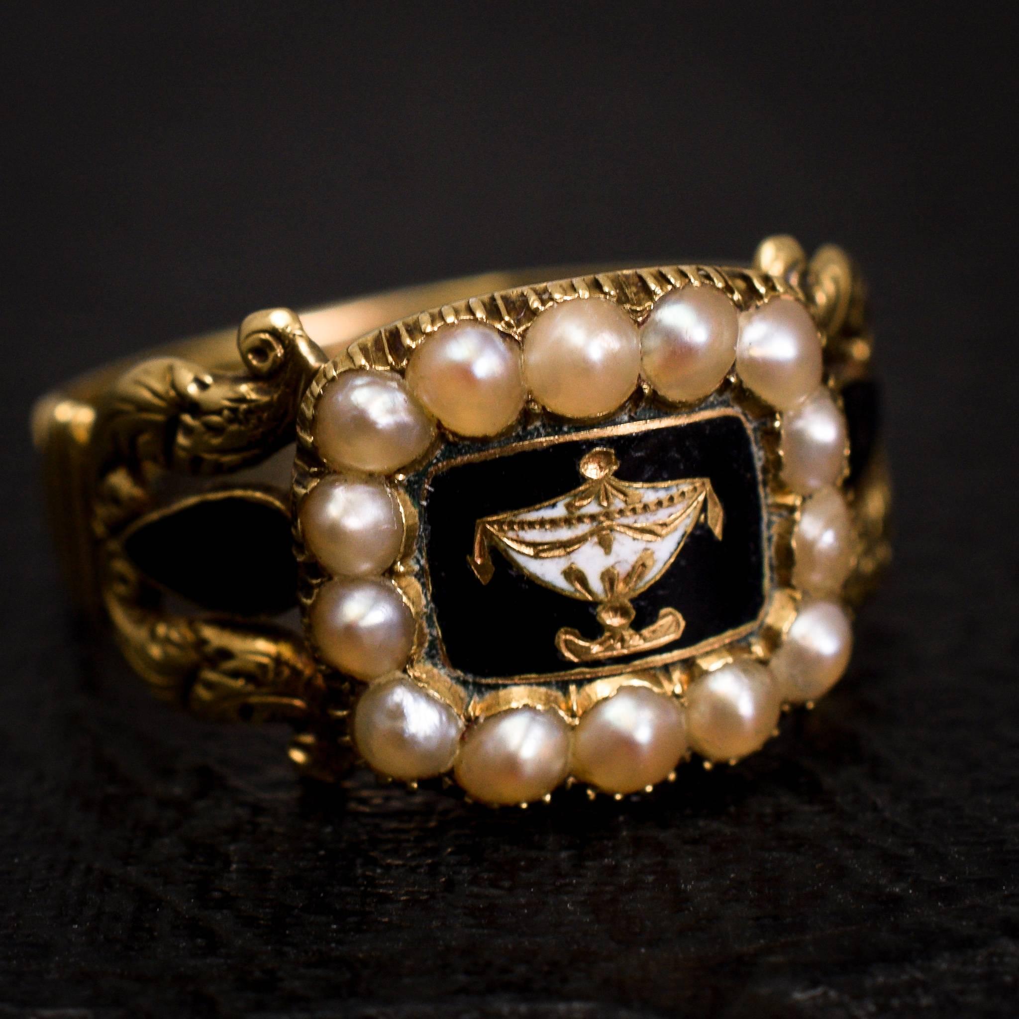 Regency Mourning Ring for the Right Honourable John Lord Henniker In Good Condition For Sale In Brooklyn, NY