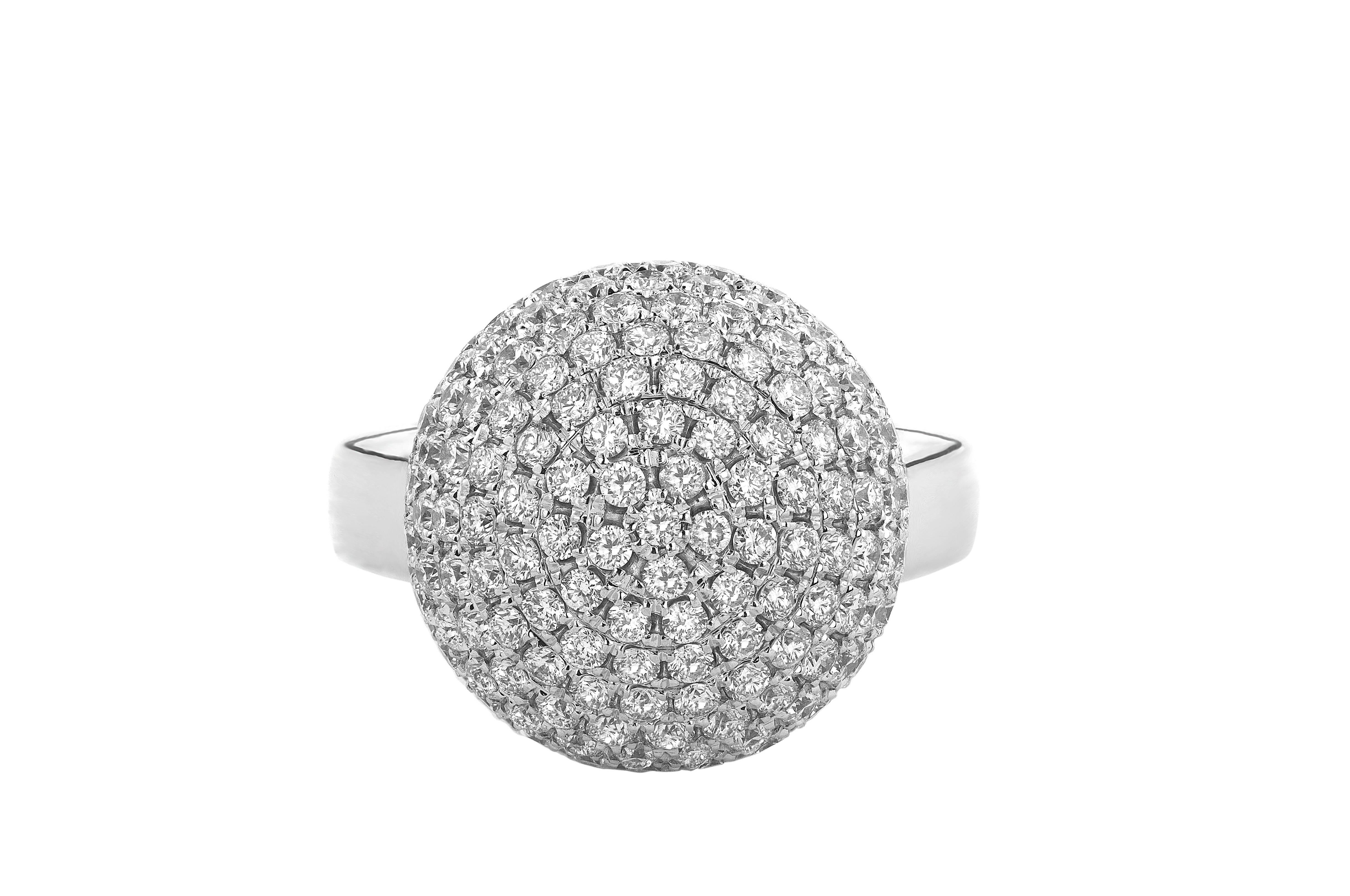 Contemporary 3.10 Carat Round Cut Natural Diamond White Gold Cocktail Ring For Sale