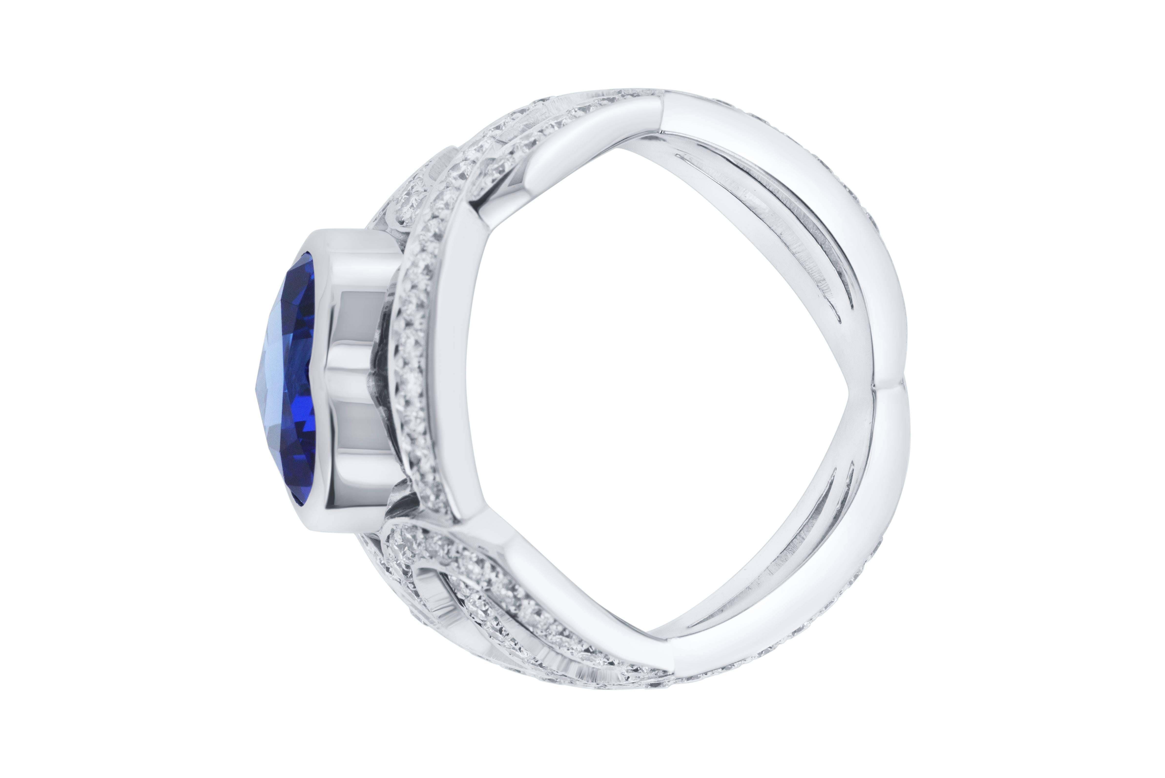 Romantic 3.79 Carat Heart Cut Dark Blue Tanzanite and 2.39 Carat White Diamond R In New Condition For Sale In Tilburg, NL