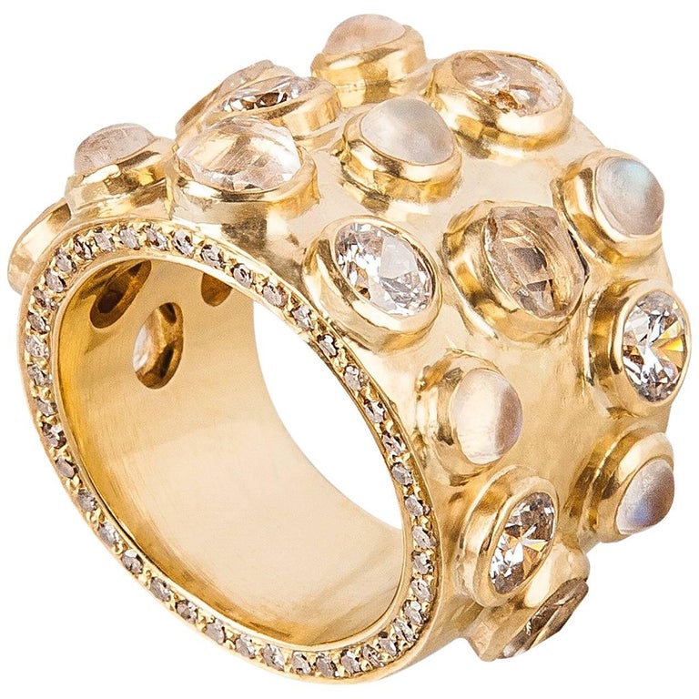  18  Karat  Yellow  Gold  Diamond Engagement  Ring  with 