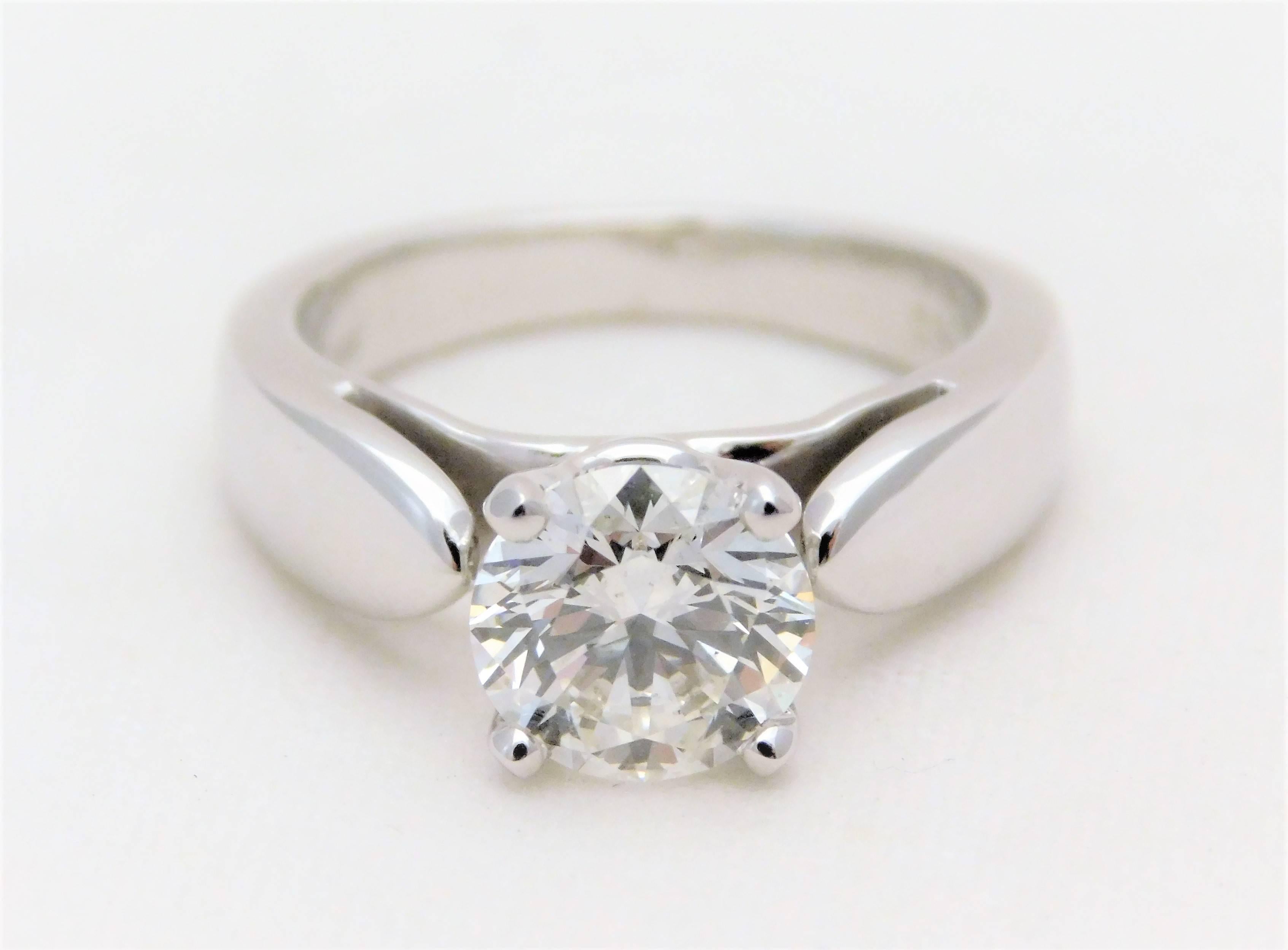 Women's 14 Karat Gold GIA Certified 1.28 Carat Round Brilliant Cut Diamond Ring For Sale