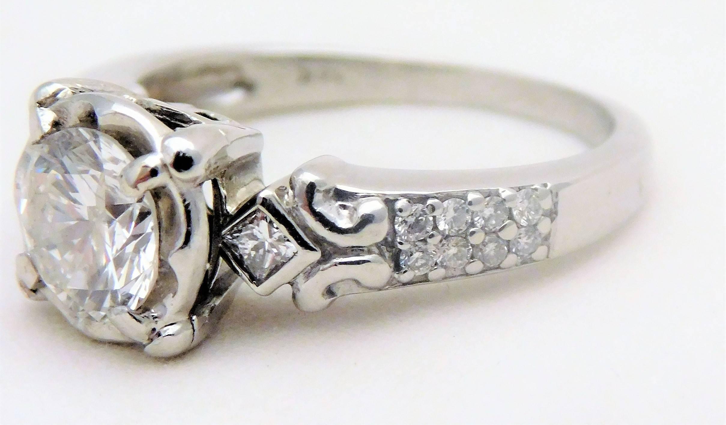 Vintage 14 Karat White Gold Diamond Engagement Ring In Excellent Condition For Sale In Metairie, LA