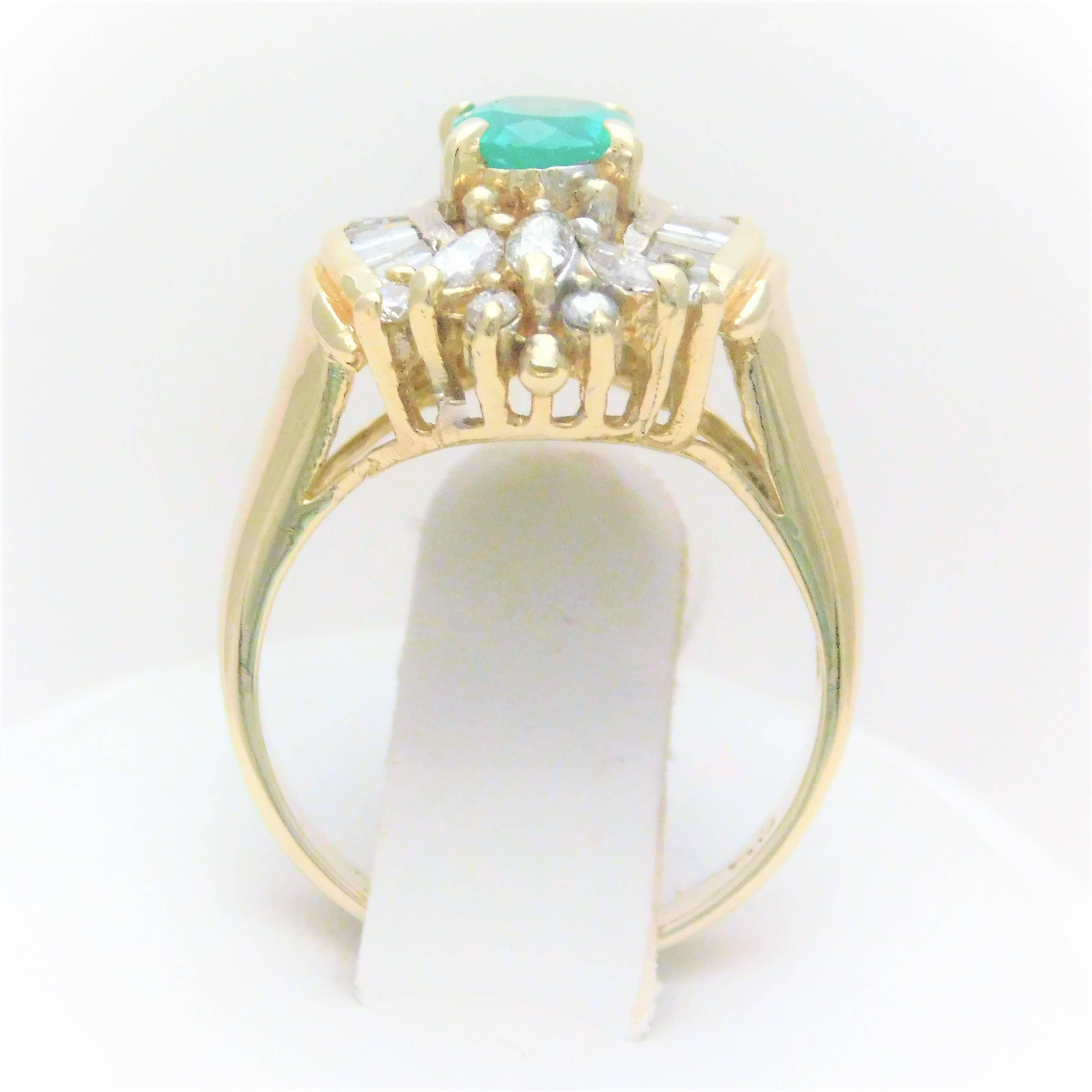 Midcentury 2 Carat Emerald and Diamond Cocktail Ring For Sale 4