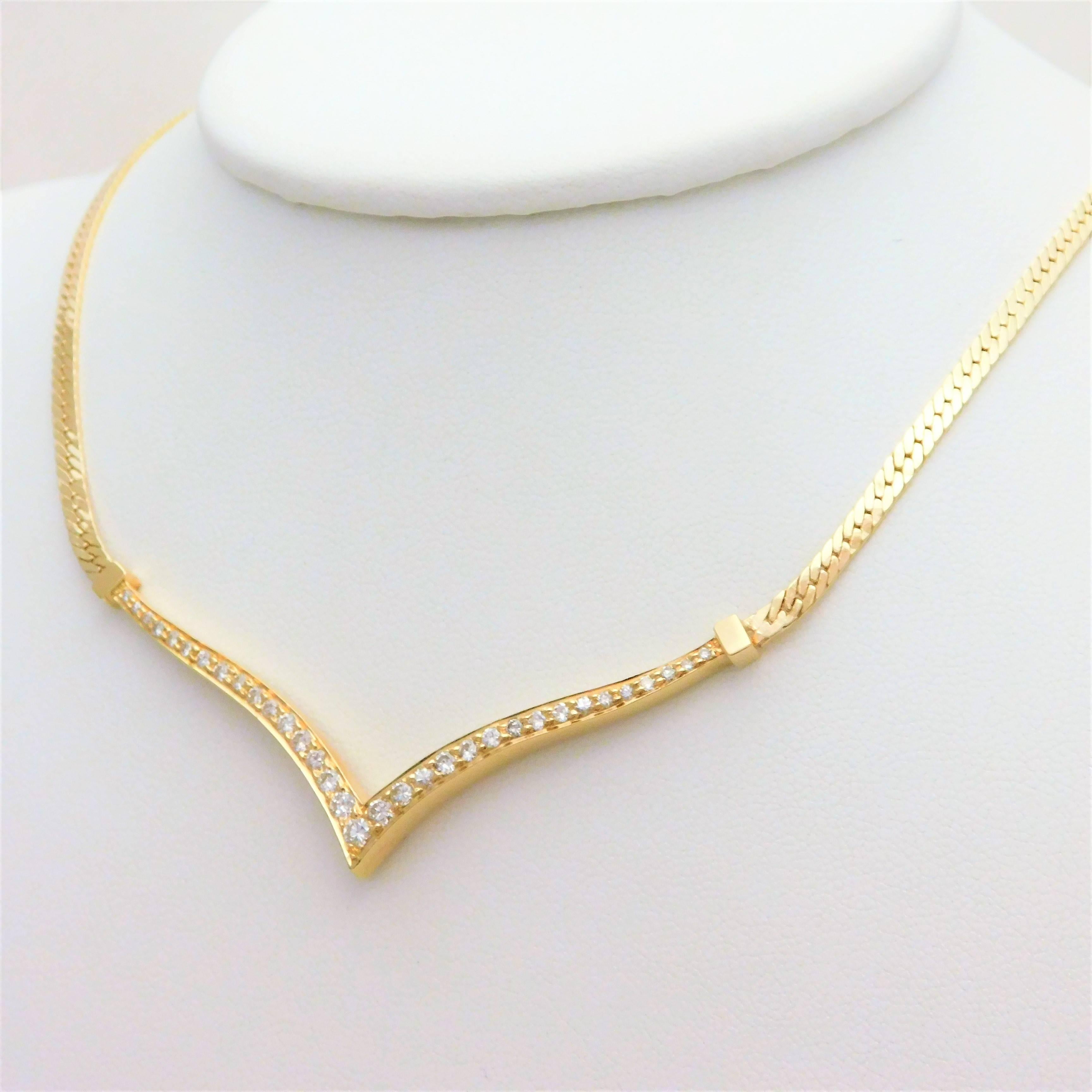 Vintage 14 Karat Gold V Diamond Pendant Necklace In Excellent Condition For Sale In Metairie, LA